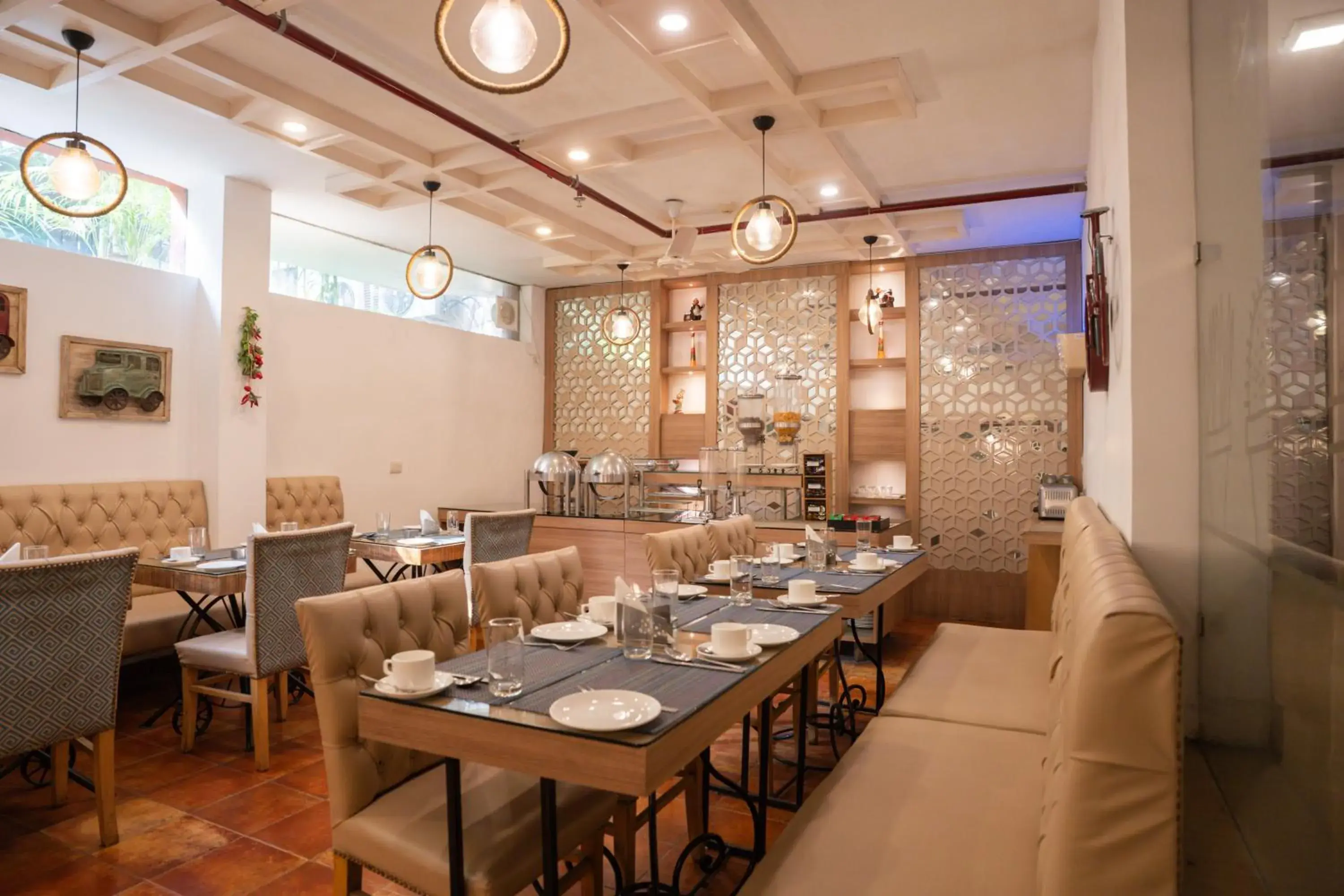 Restaurant/places to eat in Ahuja Residency DLF Phase 2 Restaurant/places to eat in Ahuja Residency DLF Phase 2