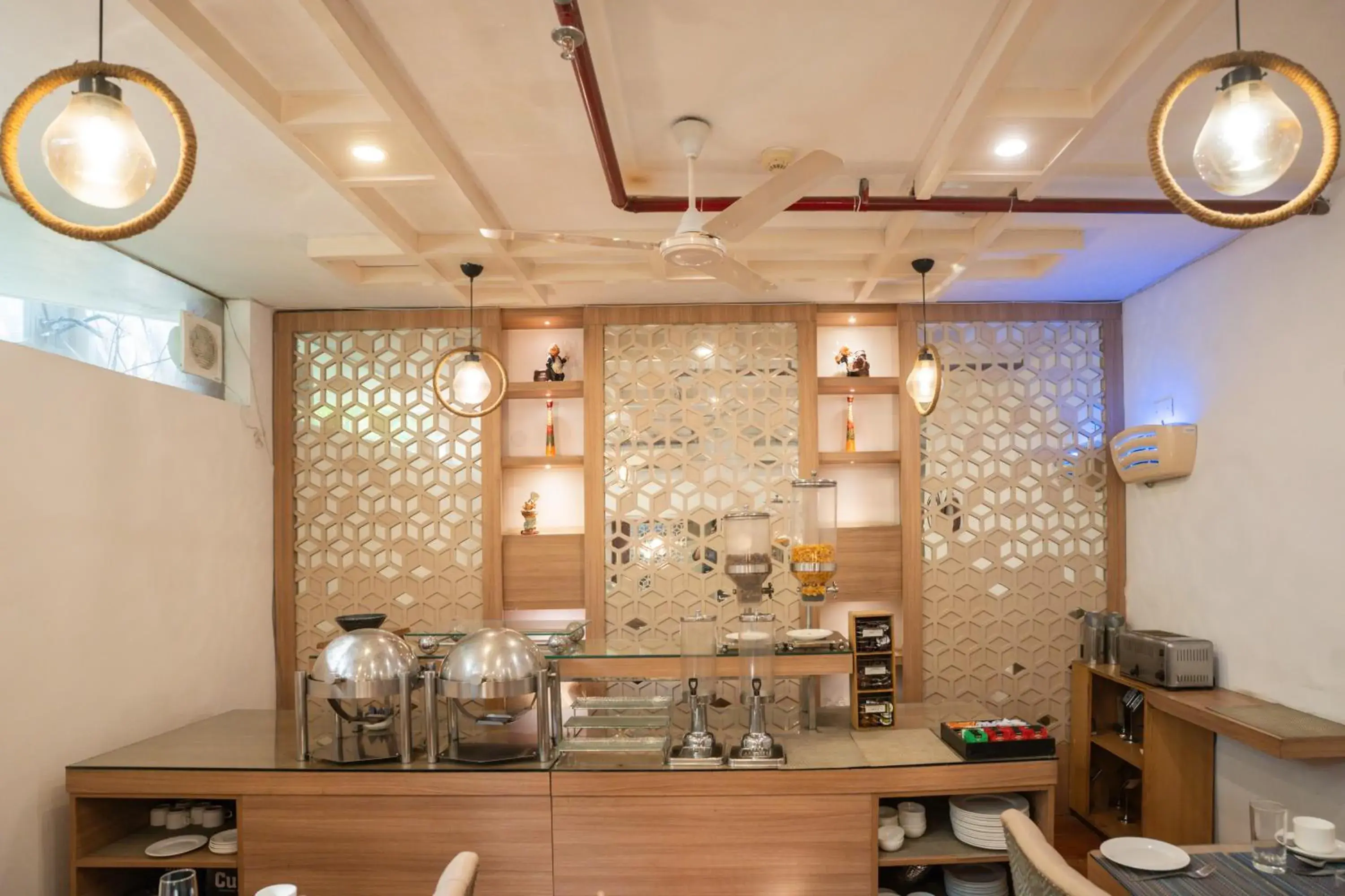 Restaurant/places to eat in Ahuja Residency DLF Phase 2 Restaurant/places to eat in Ahuja Residency DLF Phase 2