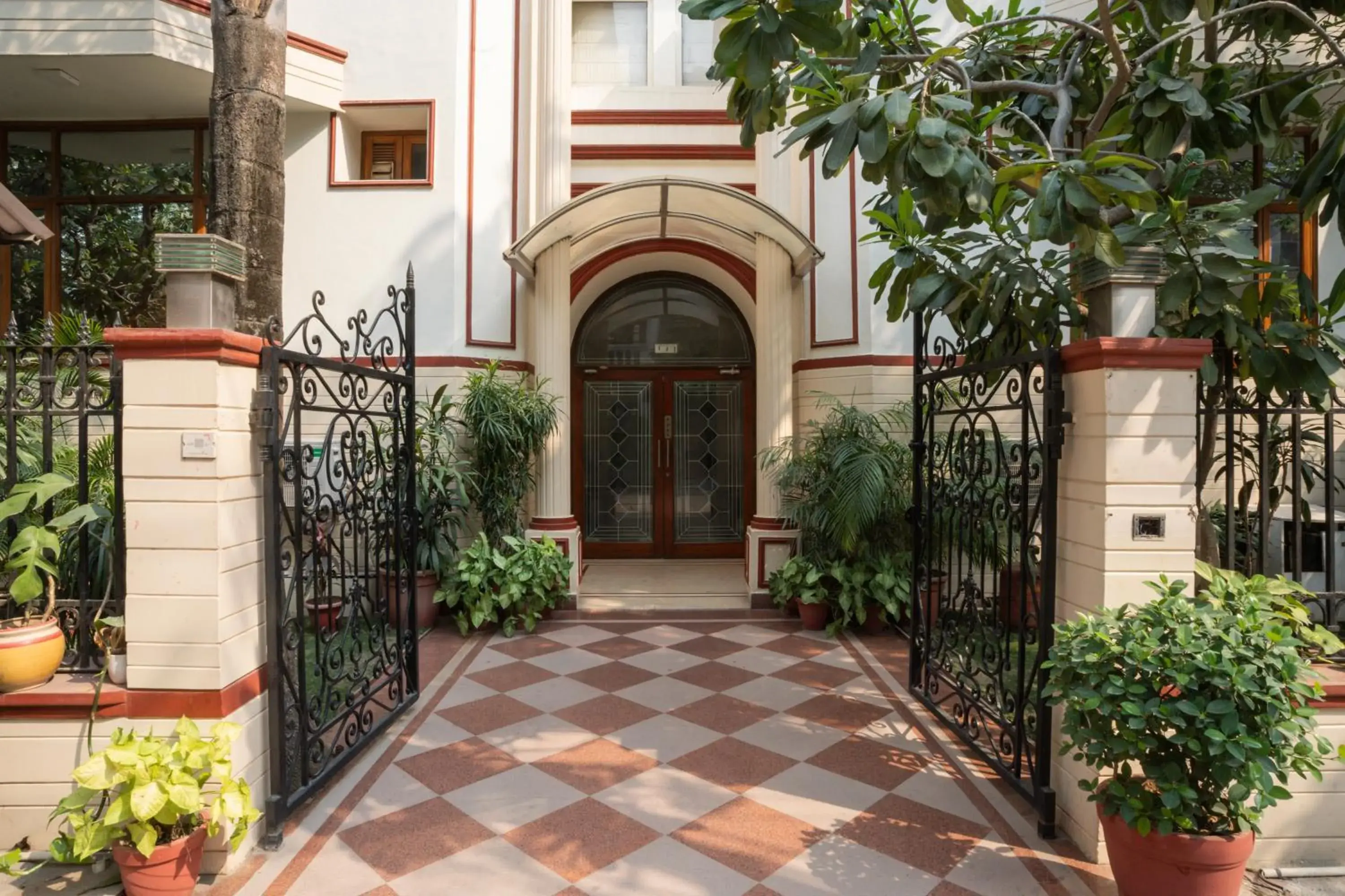Facade/entrance in Ahuja Residency DLF Phase 2 Facade/entrance in Ahuja Residency DLF Phase 2