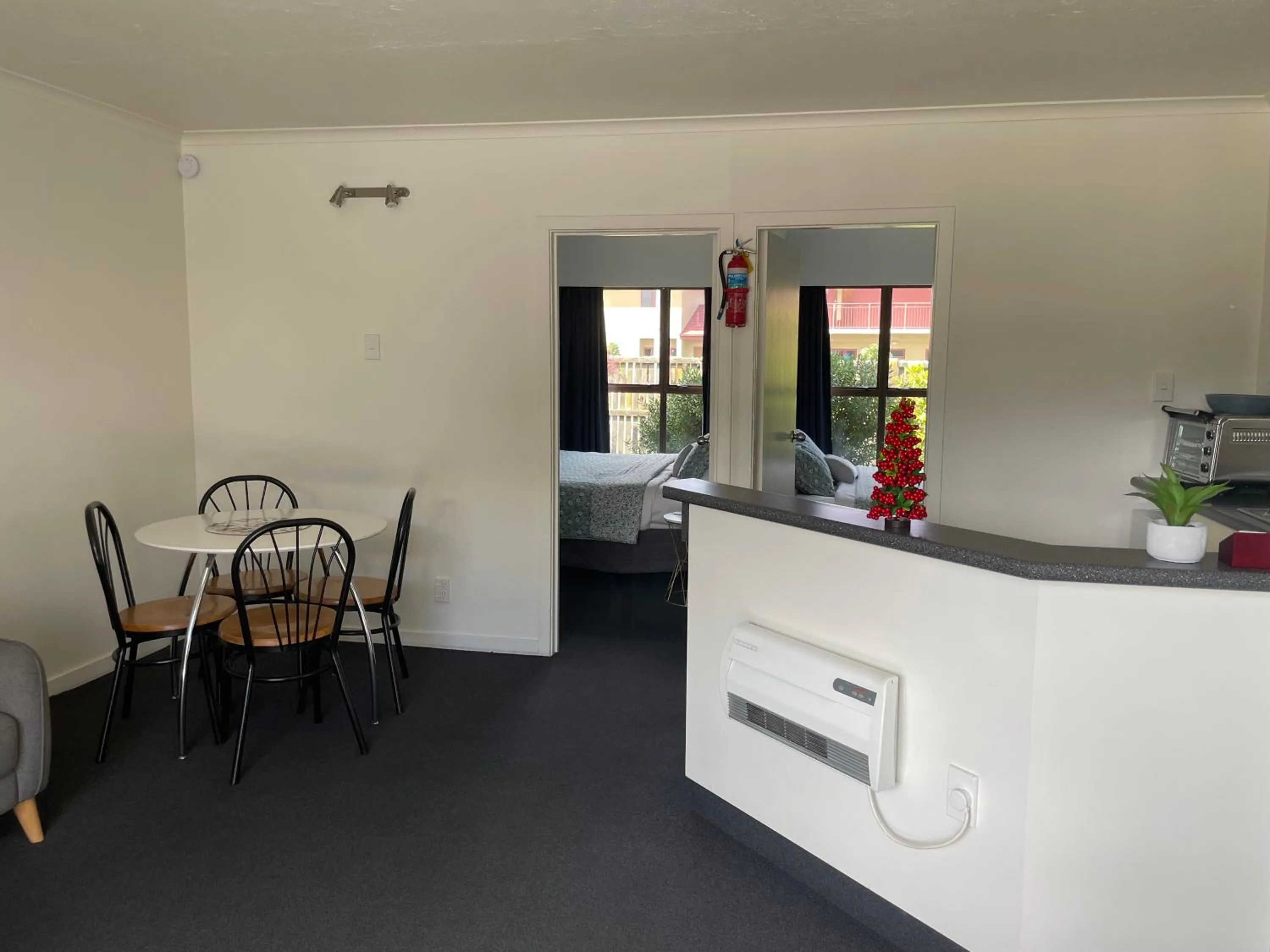 Kitchen or kitchenette in Colonial Motel