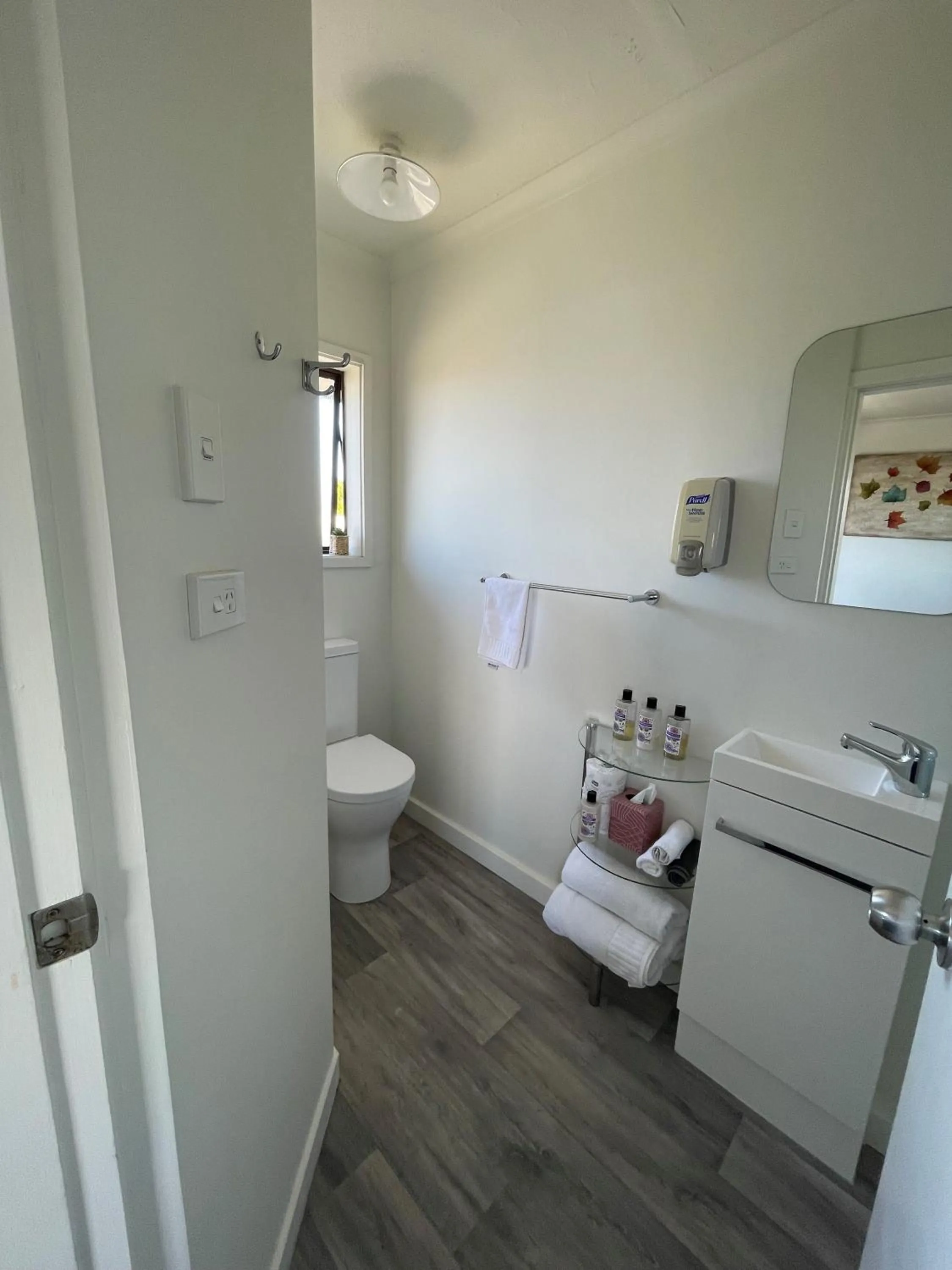 Bathroom in Colonial Motel