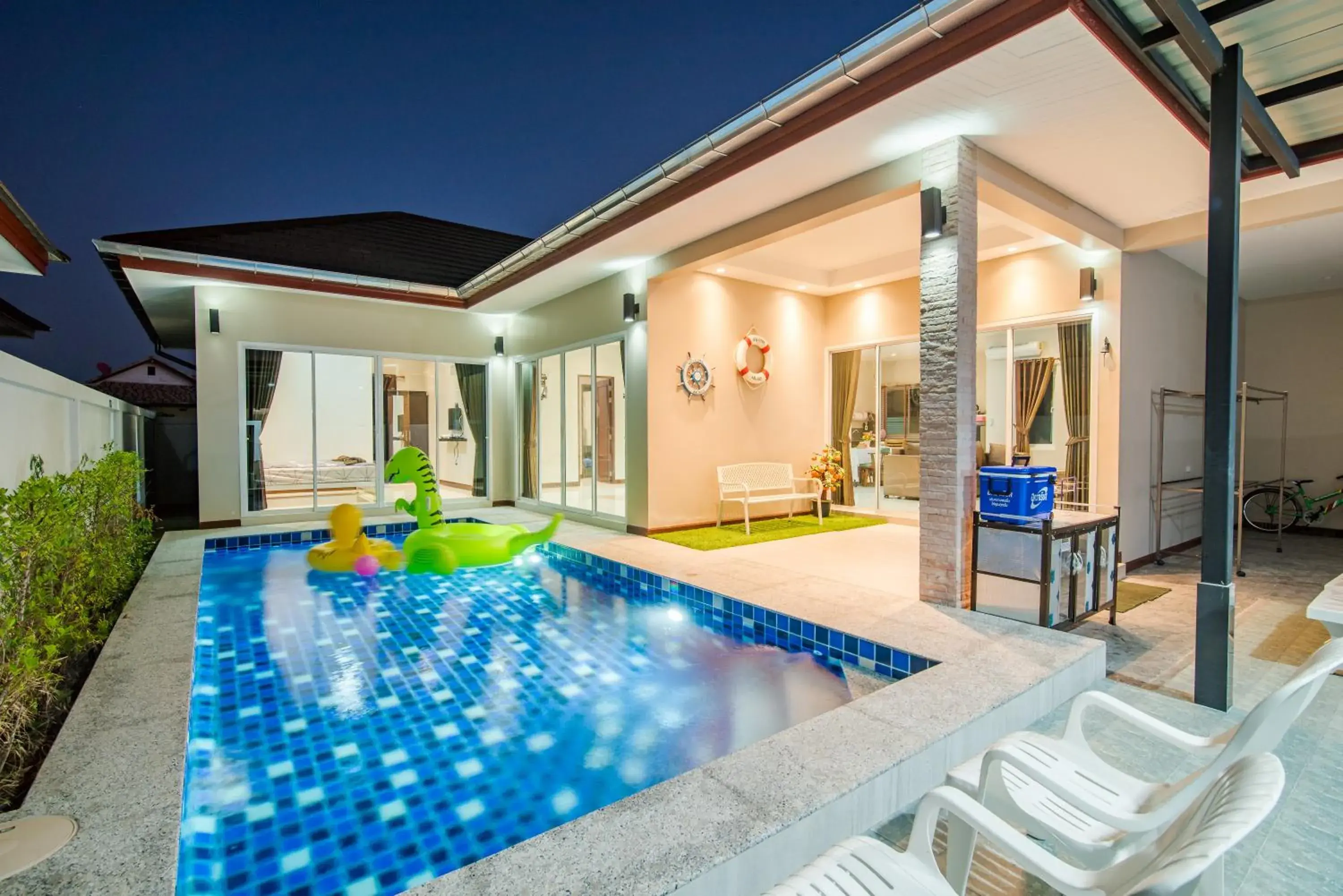 Three-Bedroom Villa in Greenview Pool Villa Cha-am Three-Bedroom Villa in Greenview Pool Villa Cha-am