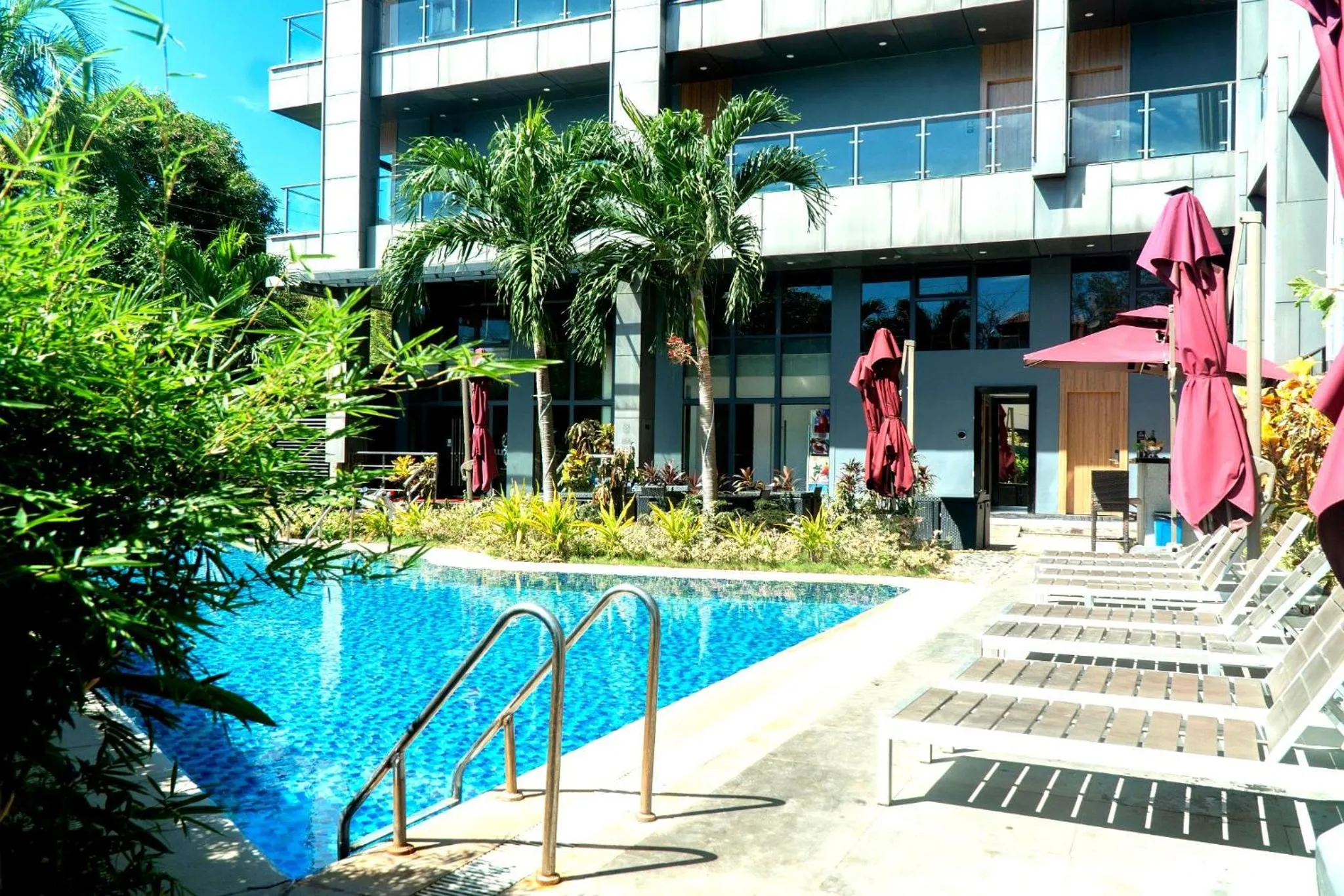 Swimming pool in Vienna Hotel