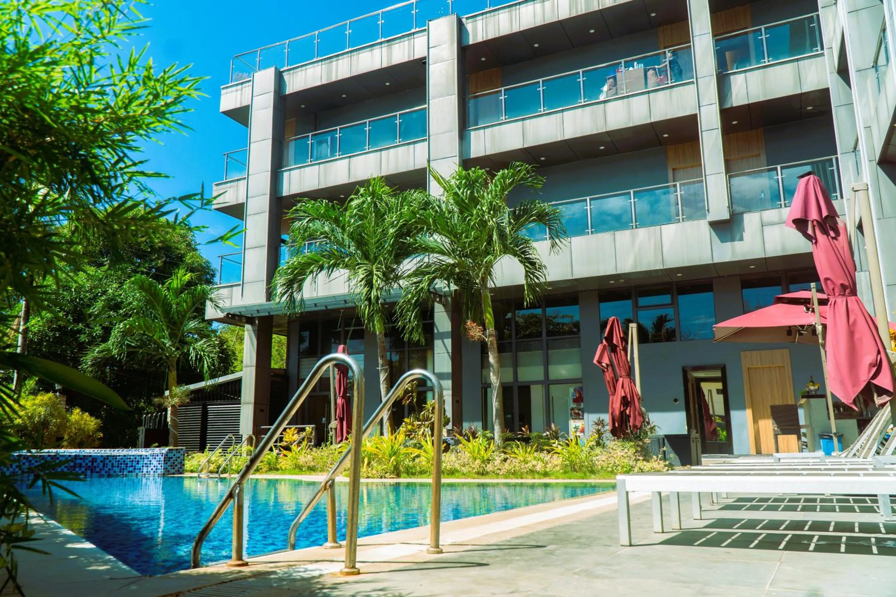 Swimming pool in Vienna Hotel
