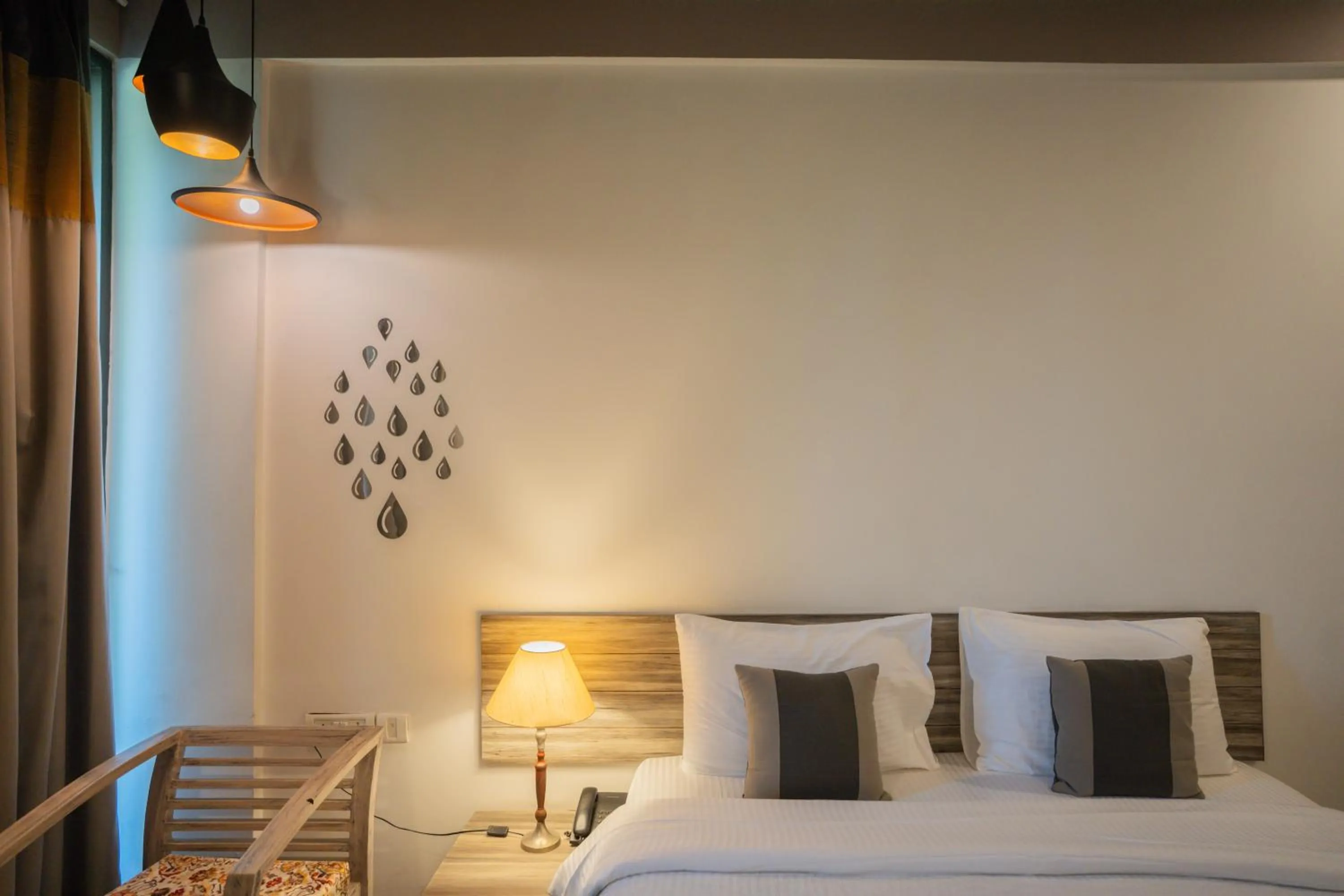 Bed in Ahuja Residency Parklane