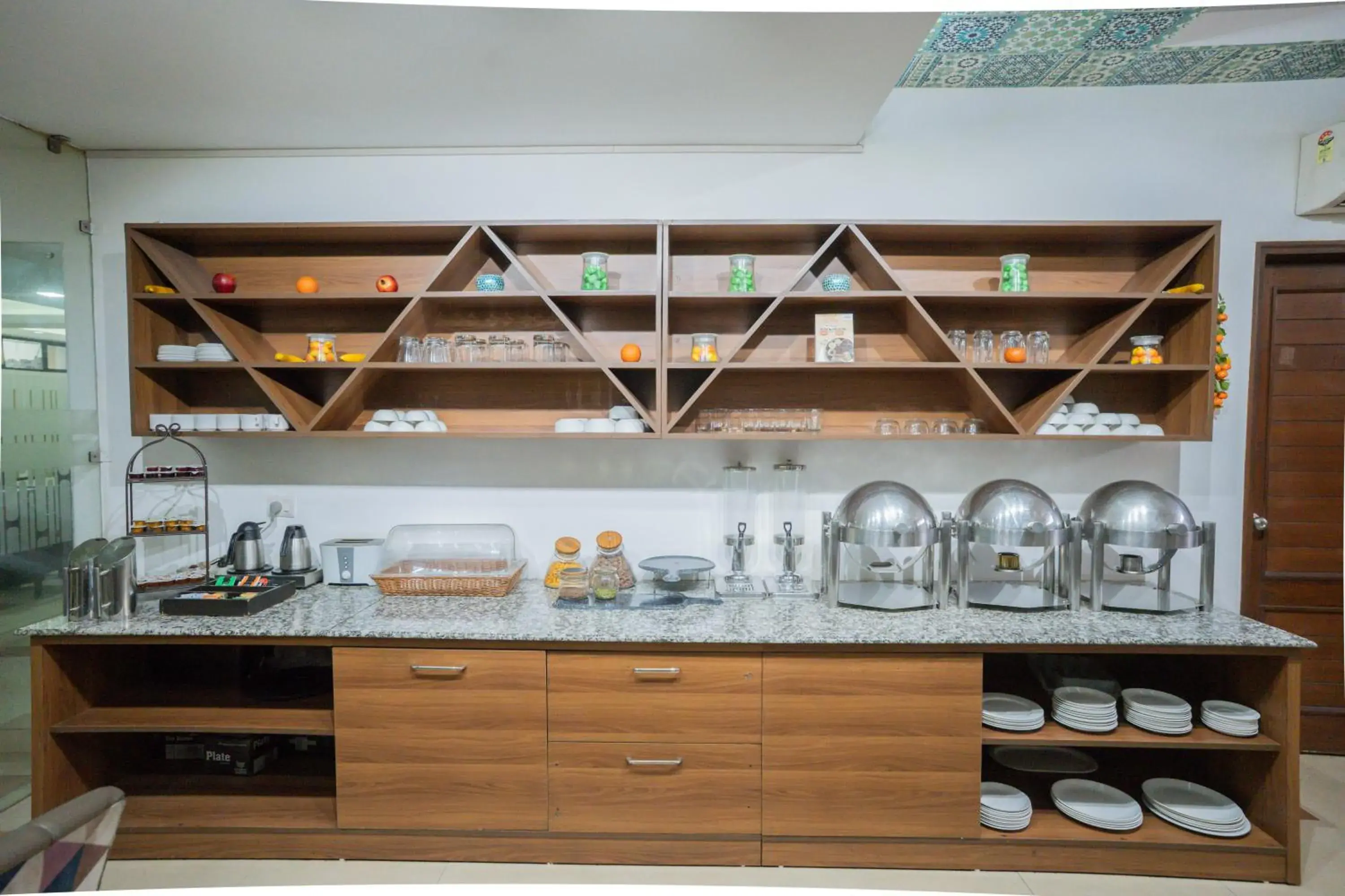 Restaurant/places to eat in Ahuja Residency Parklane Restaurant/places to eat in Ahuja Residency Parklane