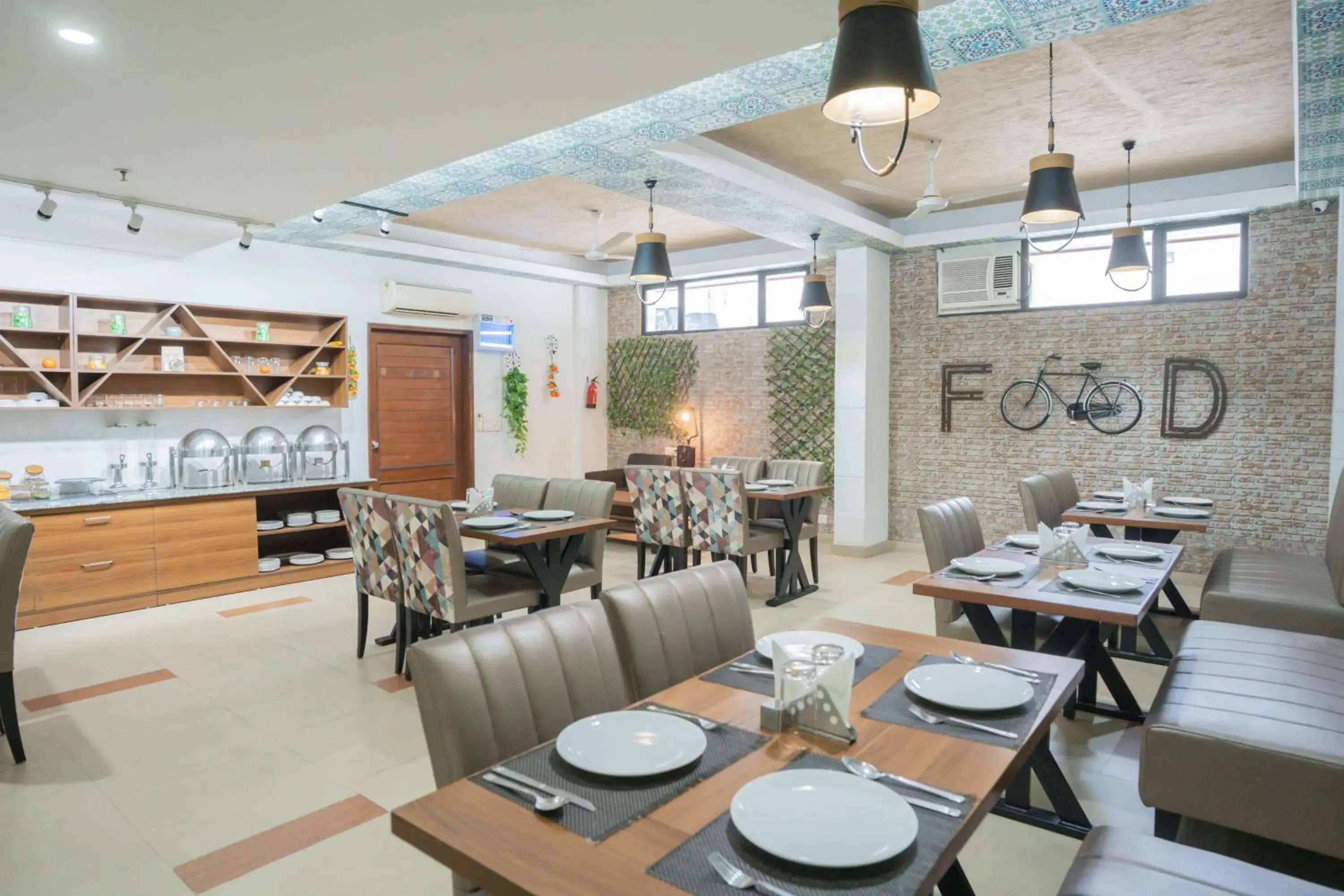 Restaurant/places to eat in Ahuja Residency Parklane Restaurant/places to eat in Ahuja Residency Parklane