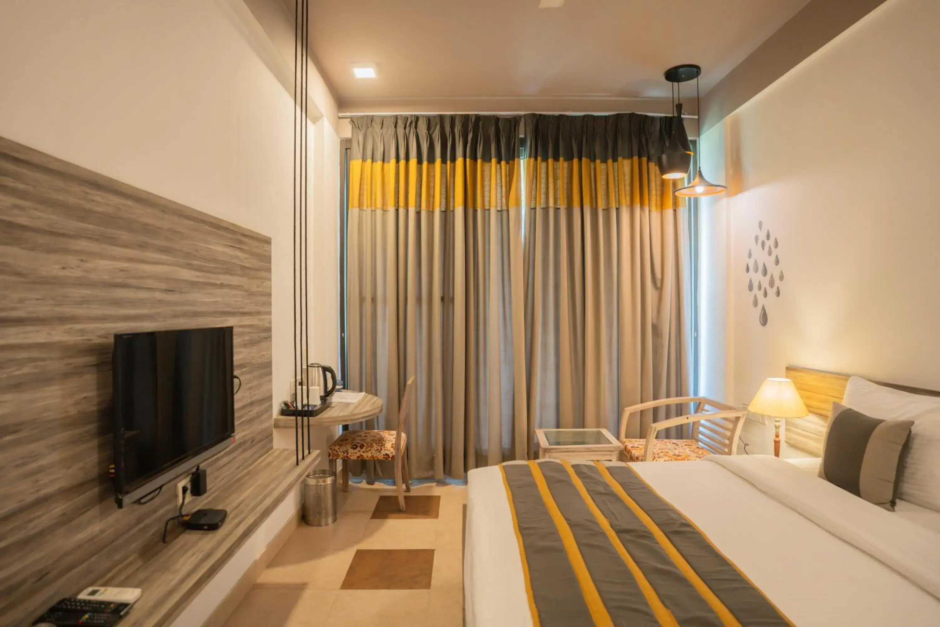 Bed in Ahuja Residency Parklane Bed in Ahuja Residency Parklane