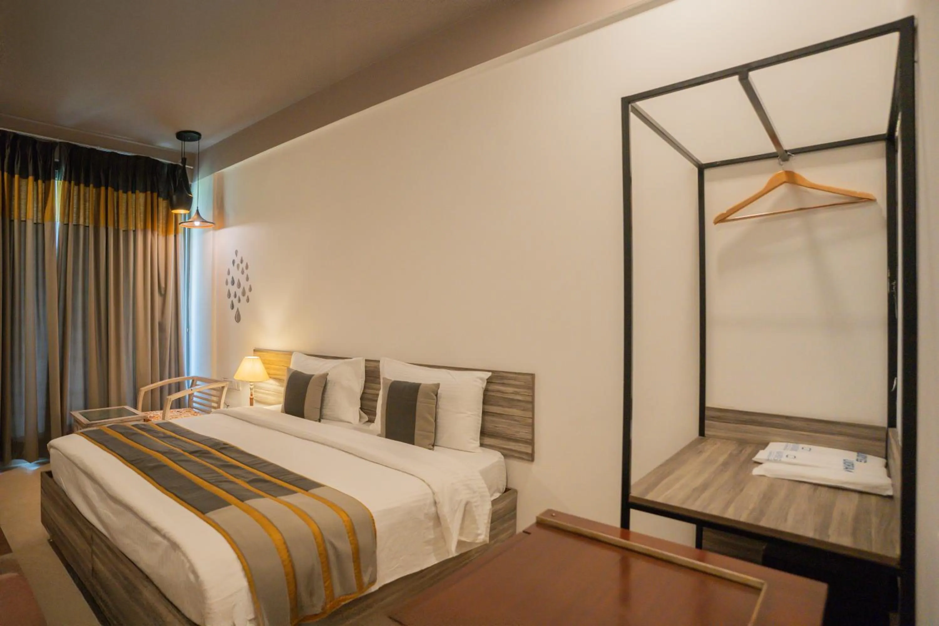 Bedroom, Bed in Ahuja Residency Parklane