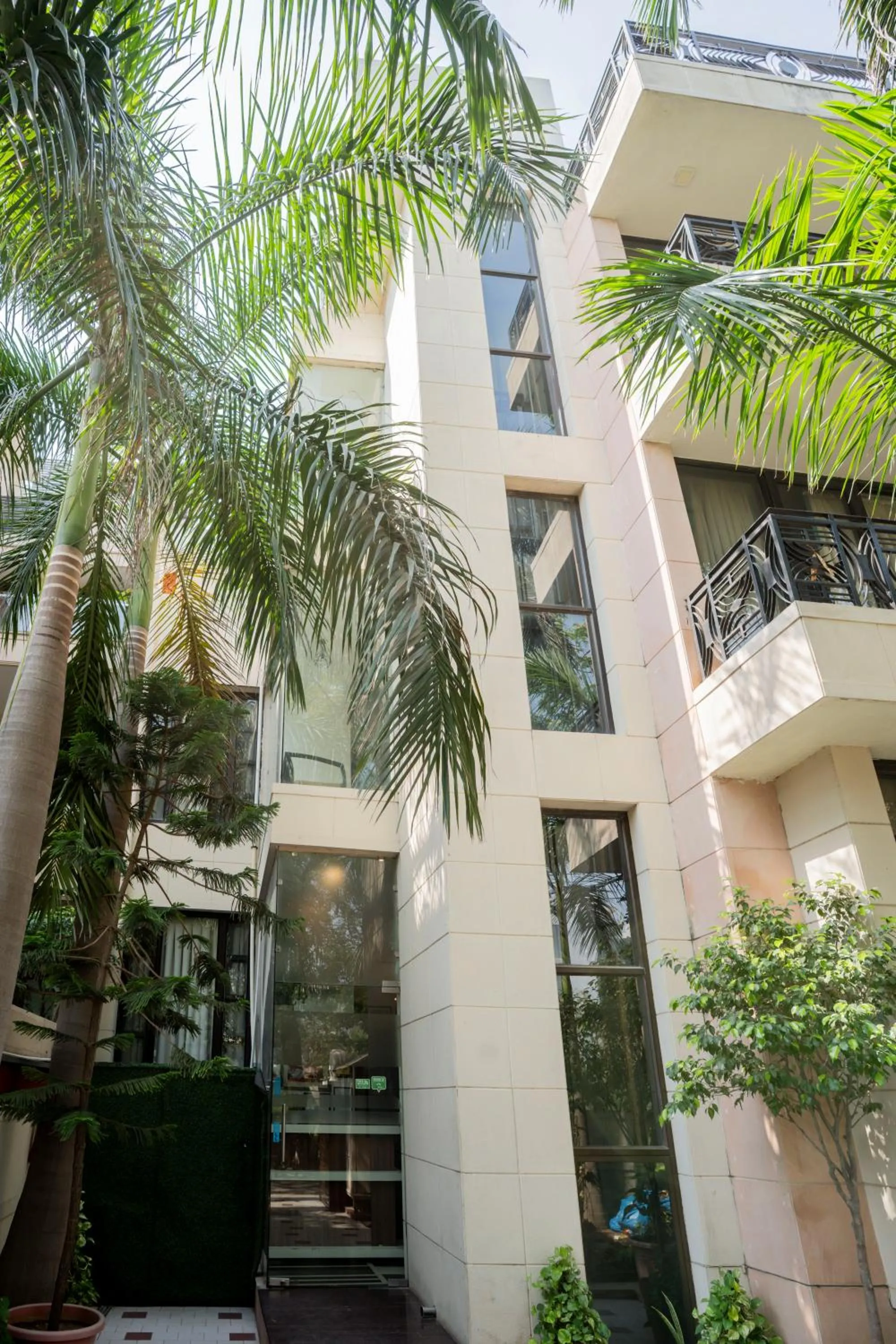 Facade/entrance in Ahuja Residency Parklane