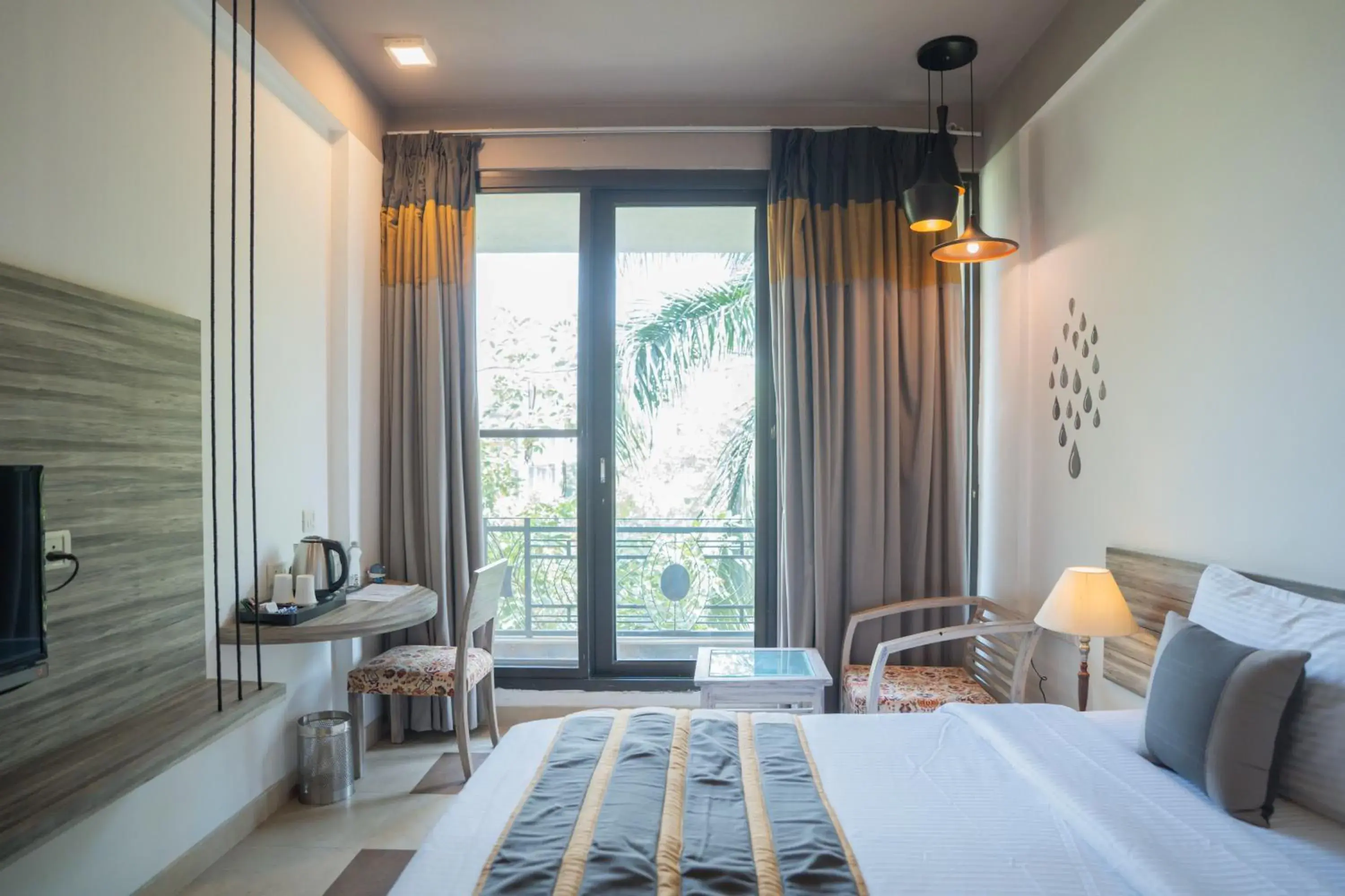 Bed in Ahuja Residency Parklane Bed in Ahuja Residency Parklane