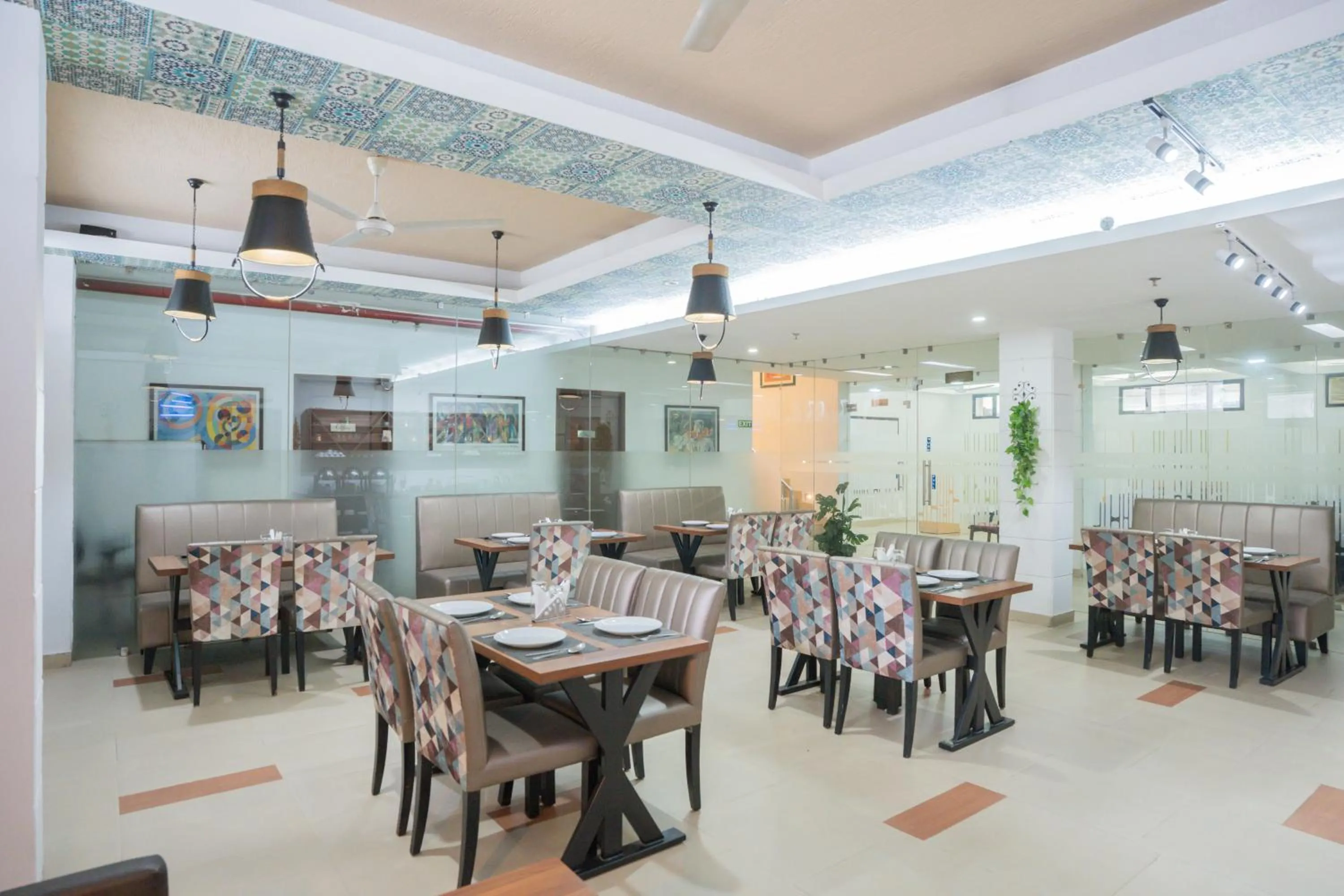 Restaurant/places to eat in Ahuja Residency Parklane
