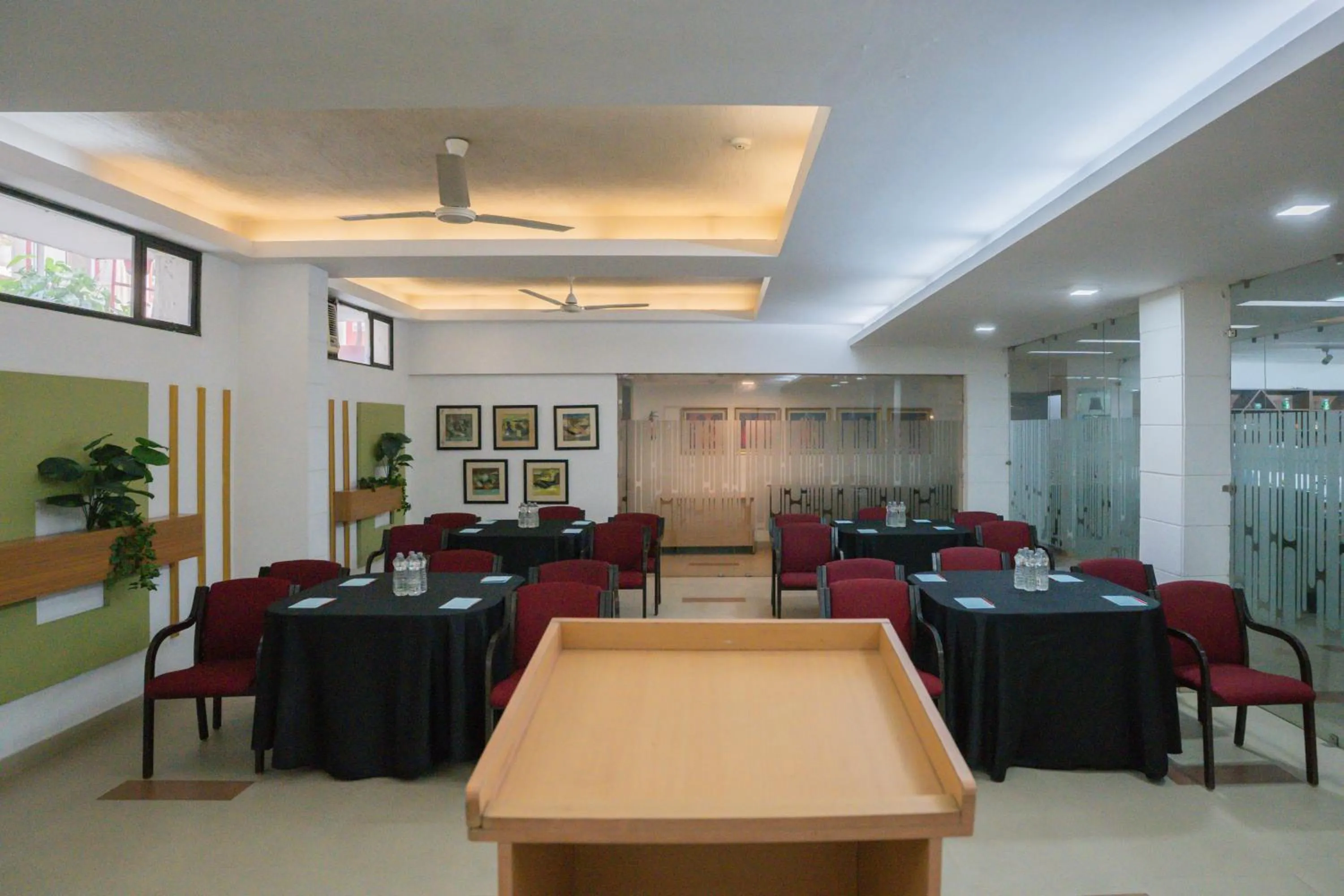 Meeting/conference room in Ahuja Residency Parklane