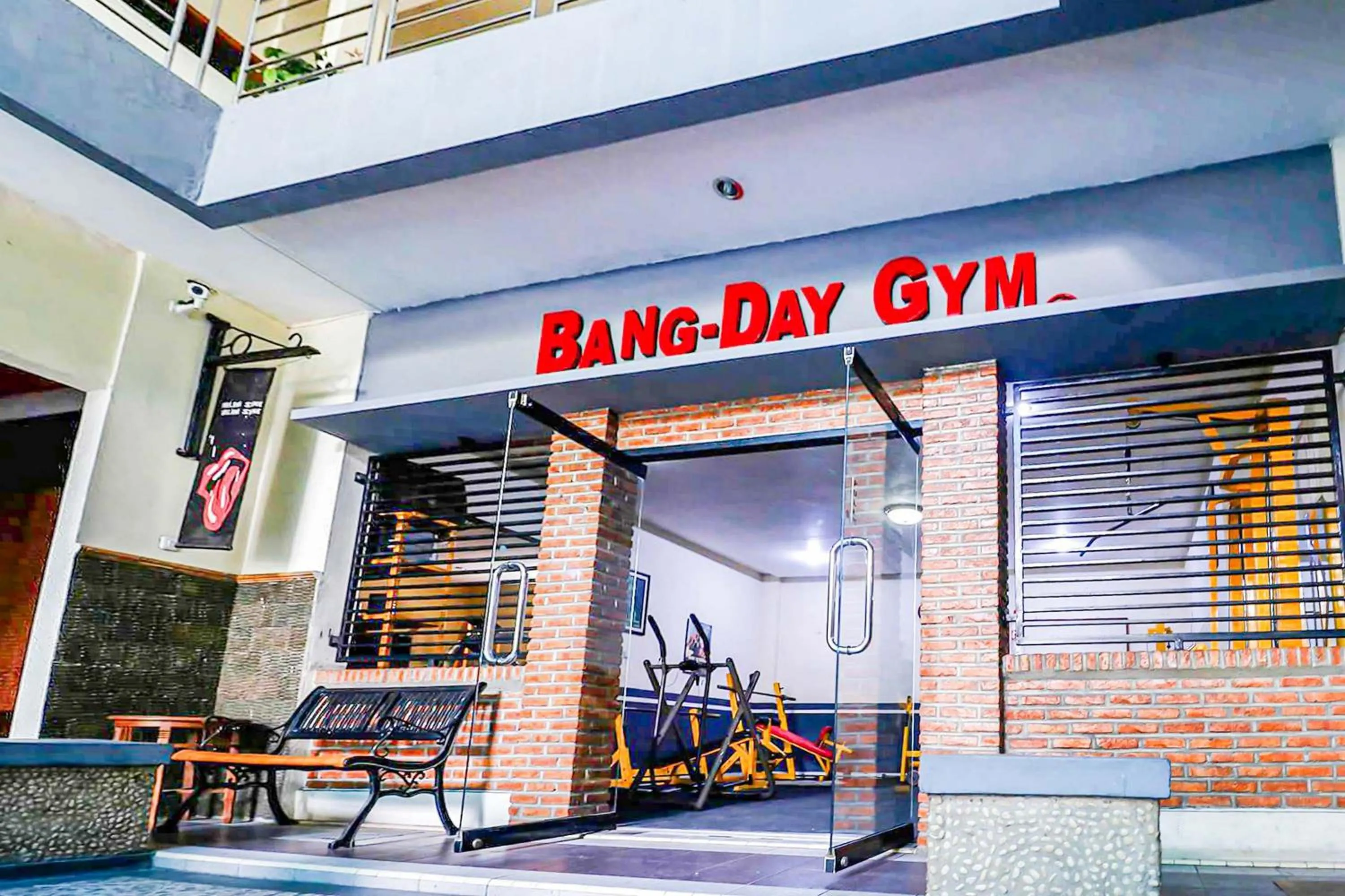 Fitness centre/facilities in RedDoorz Plus near Universitas Indonesia