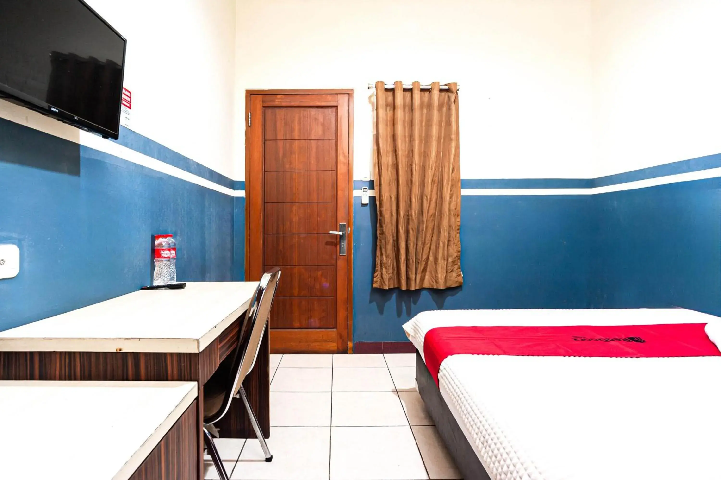 Bedroom, Bed in RedDoorz Plus near Universitas Indonesia Bedroom, Bed in RedDoorz Plus near Universitas Indonesia