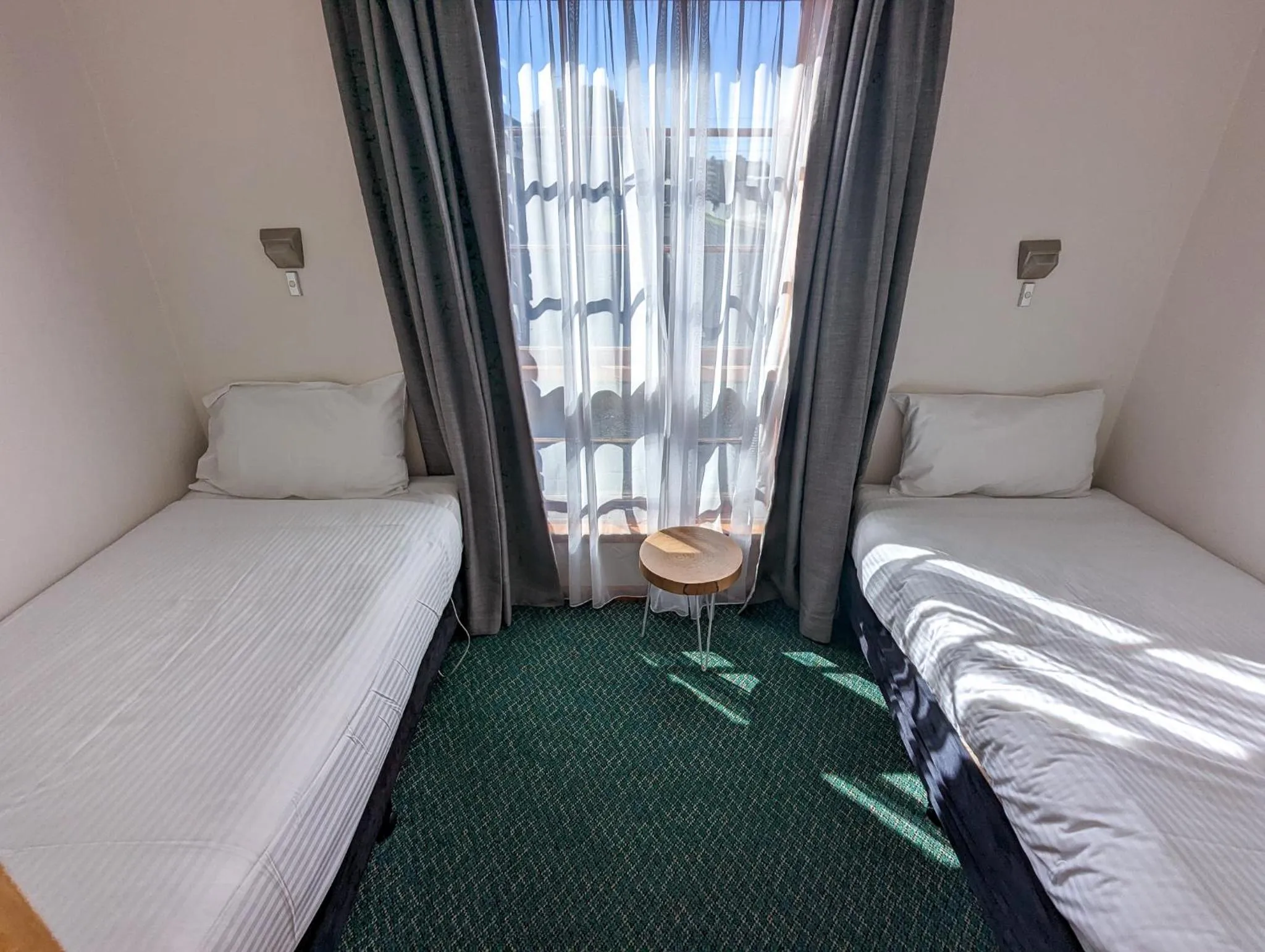 Bedroom, Bed in Arkana Motor Inn & Terrace Apartments