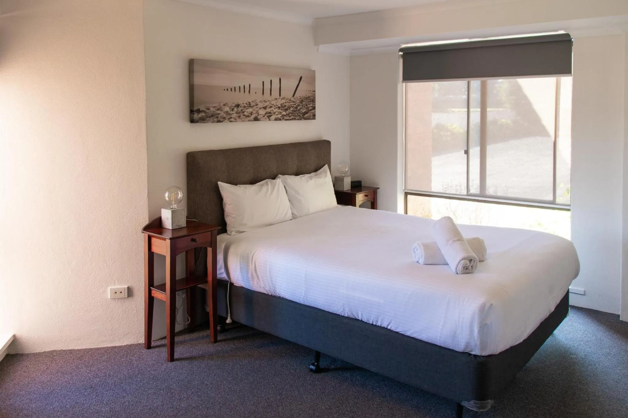 Bedroom, Bed in Arkana Motor Inn & Terrace Apartments