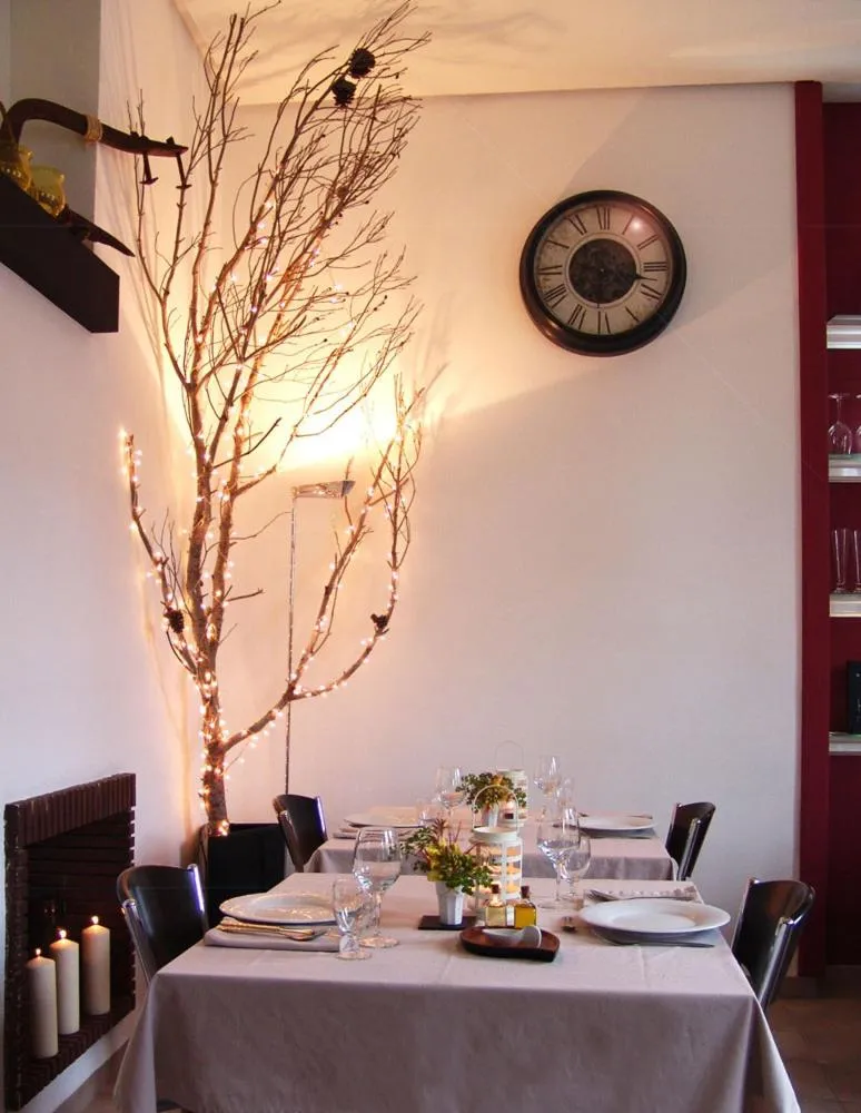 Restaurant/places to eat in Hotel La Tinensa