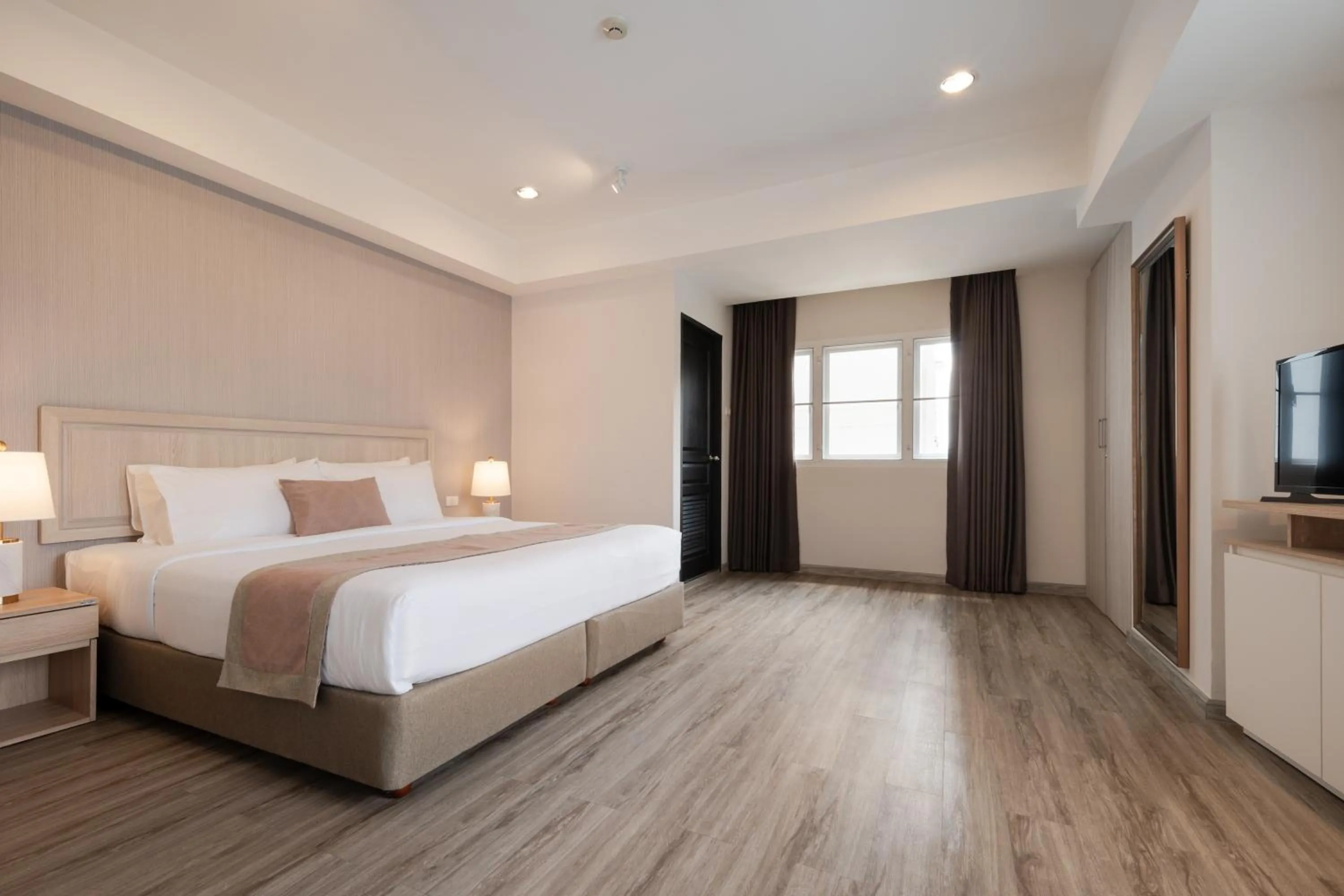 Bedroom, Bed in Aspira Residence Ruamrudee