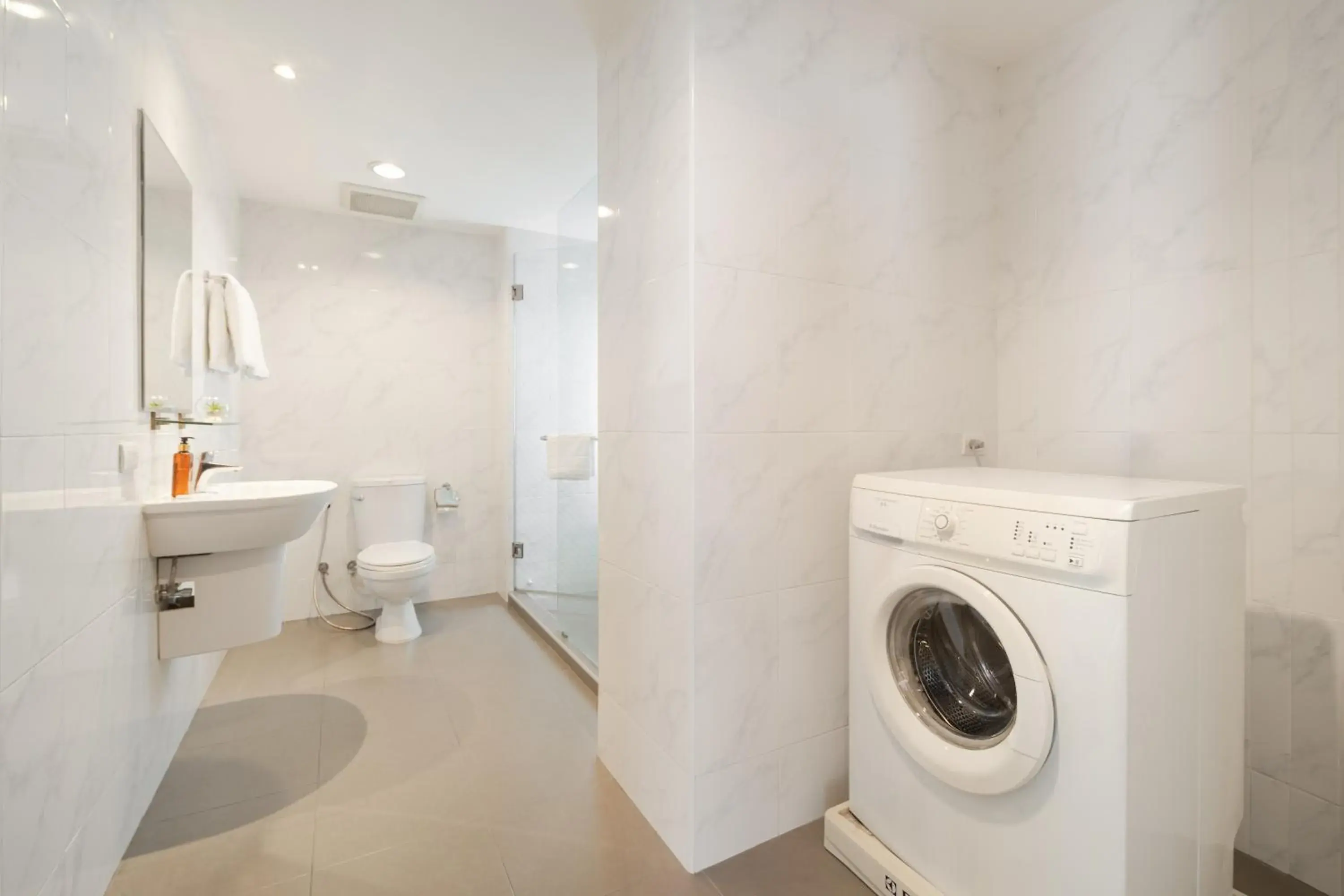 Toilet in Aspira Residence Ruamrudee Toilet in Aspira Residence Ruamrudee