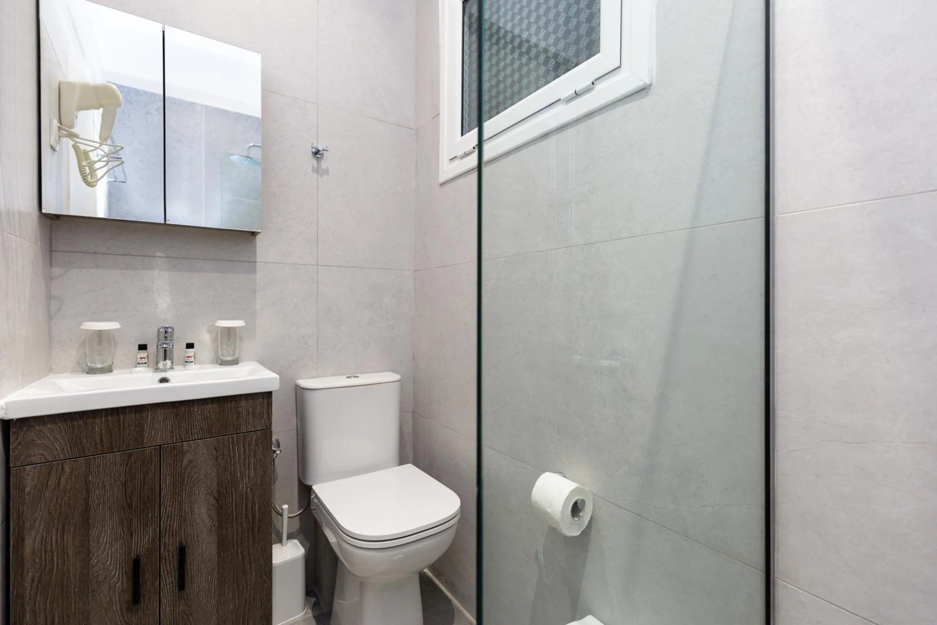 Bathroom in Oasis Hotel