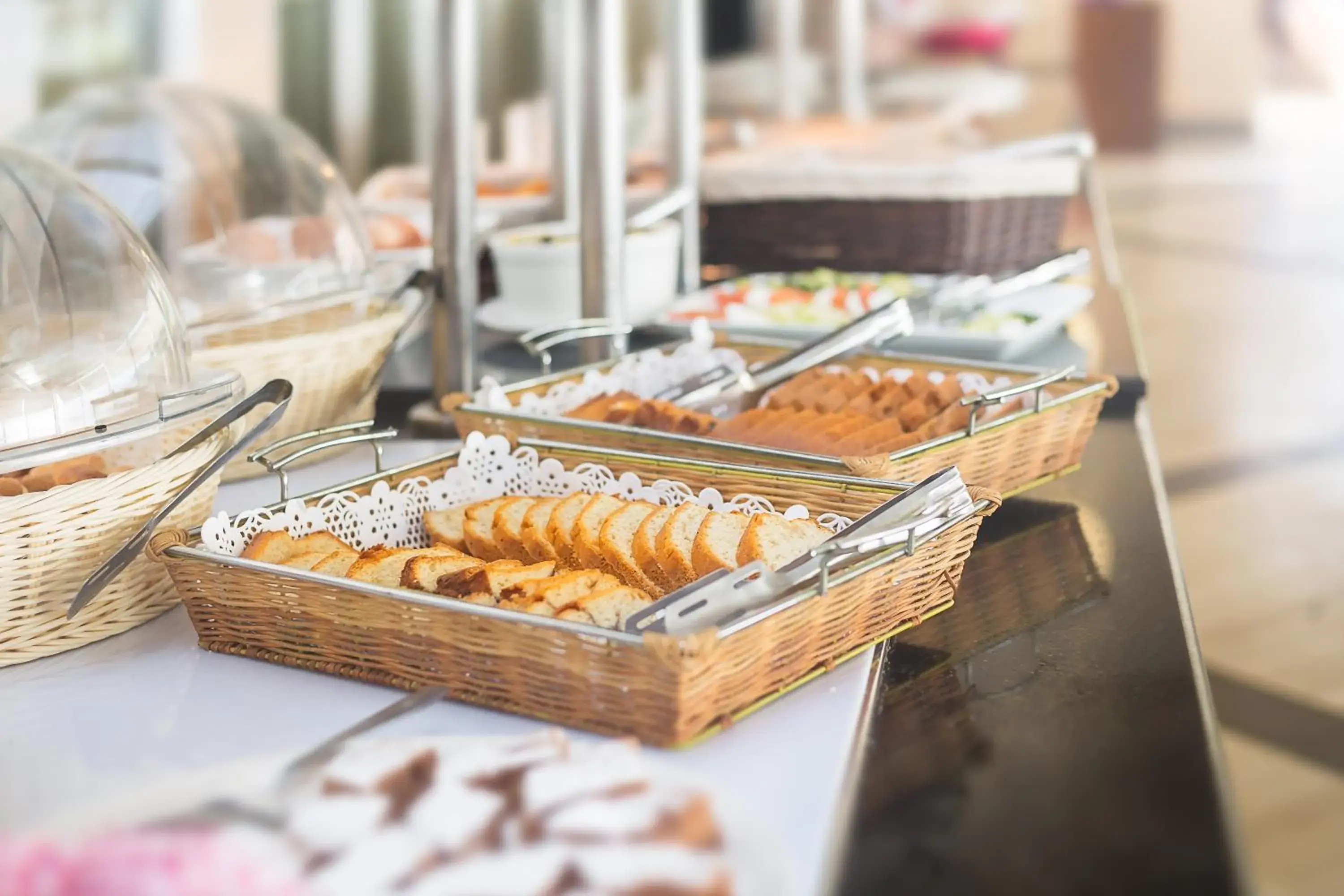 Restaurant/places to eat in Oasis Hotel Restaurant/places to eat in Oasis Hotel