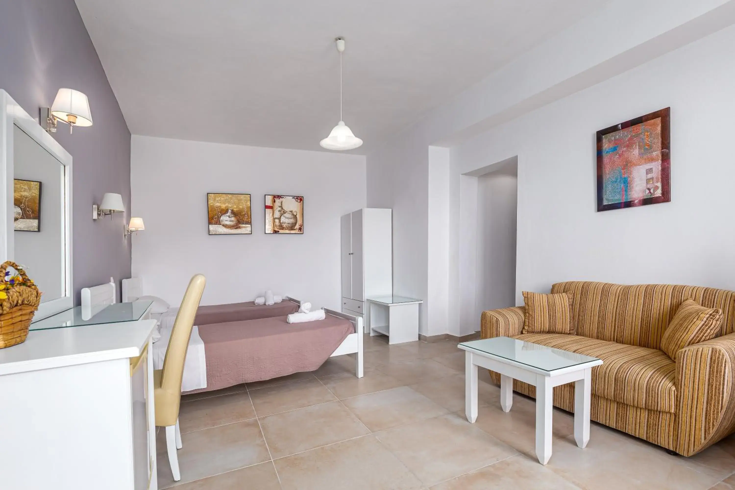 Photo of the whole room, Bed in Oasis Hotel Photo of the whole room, Bed in Oasis Hotel