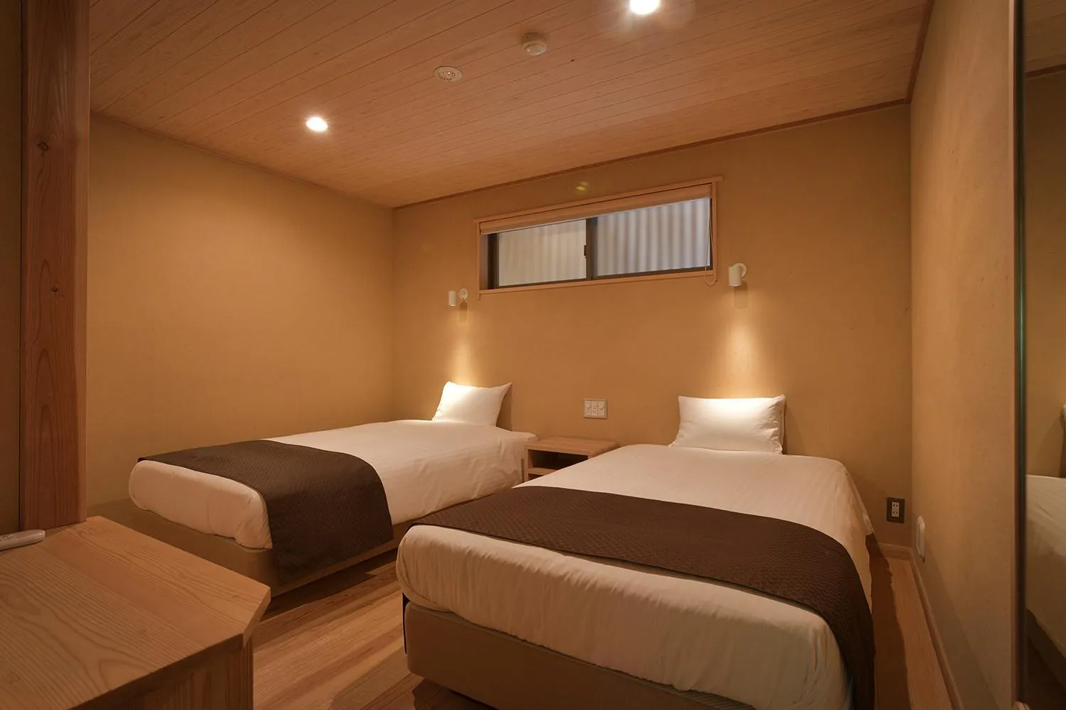 Photo of the whole room, Bed in Syoubun