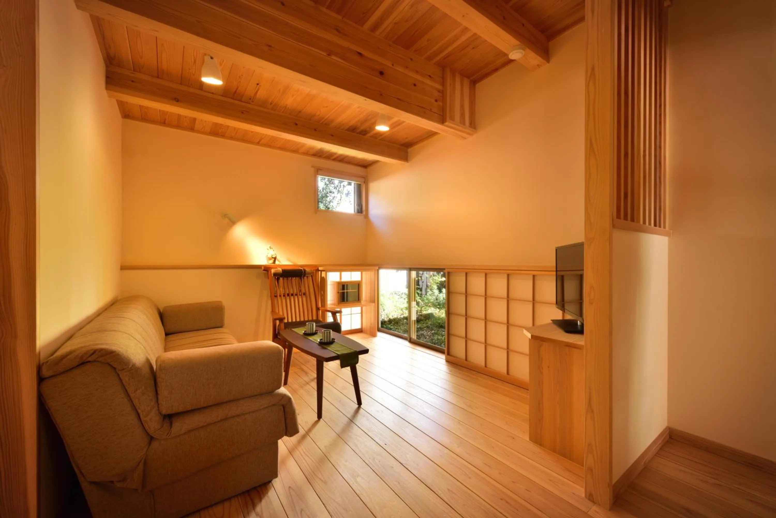 Photo of the whole room in Syoubun