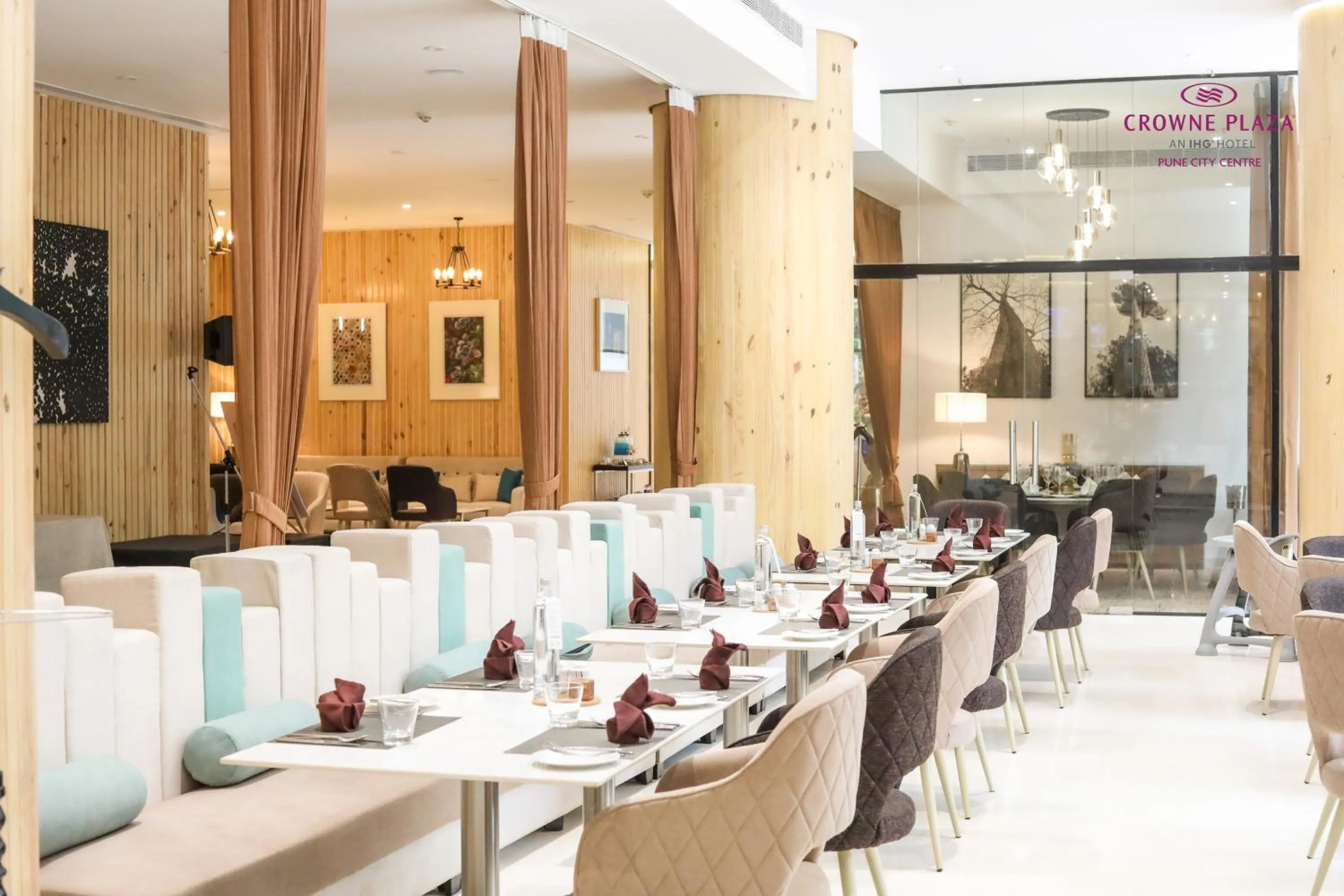 Restaurant/places to eat in Crowne Plaza Pune City Centre by IHG