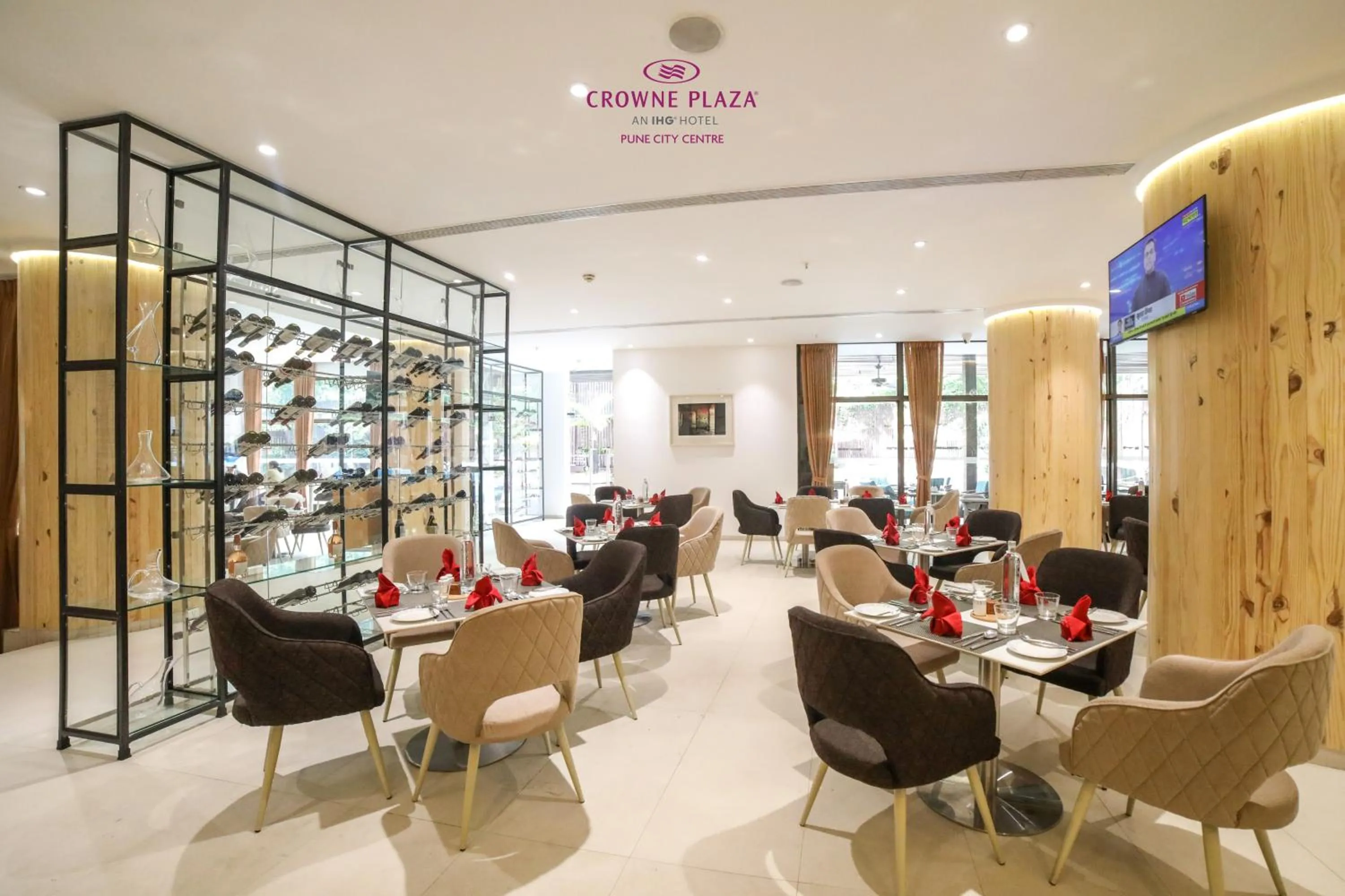 Restaurant/places to eat in Crowne Plaza Pune City Centre by IHG