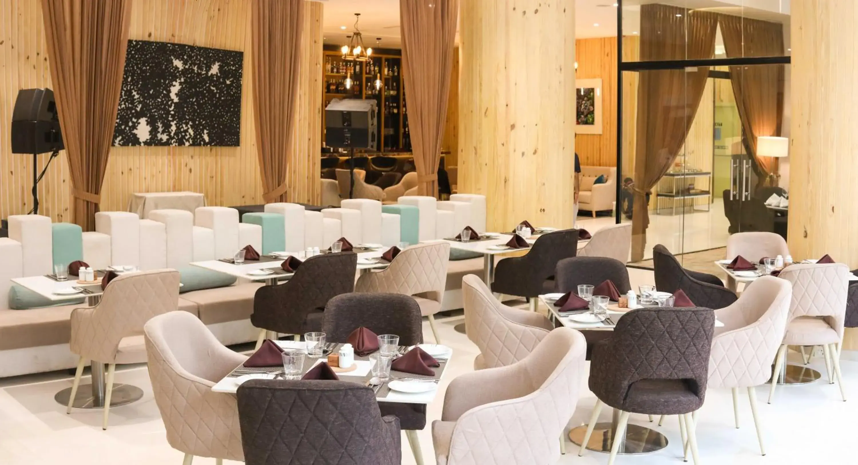 Restaurant/places to eat in Crowne Plaza Pune City Centre by IHG Restaurant/places to eat in Crowne Plaza Pune City Centre by IHG