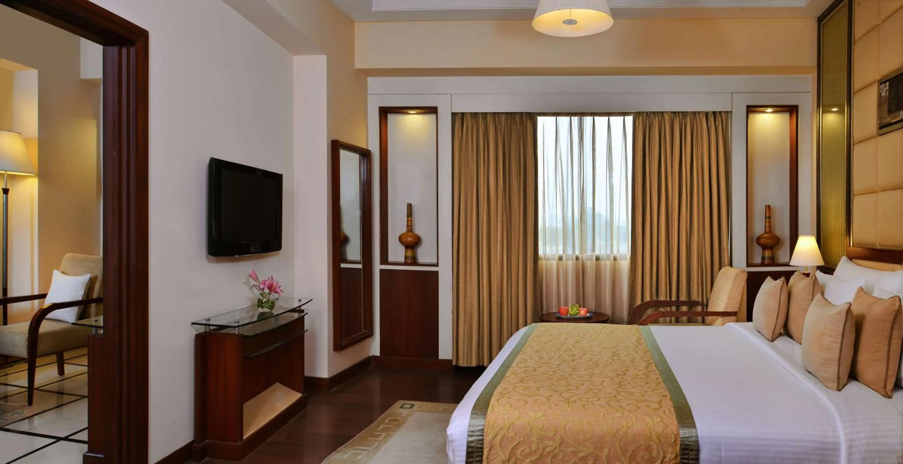Living room, Bed in Best Western Plus Jalandhar
