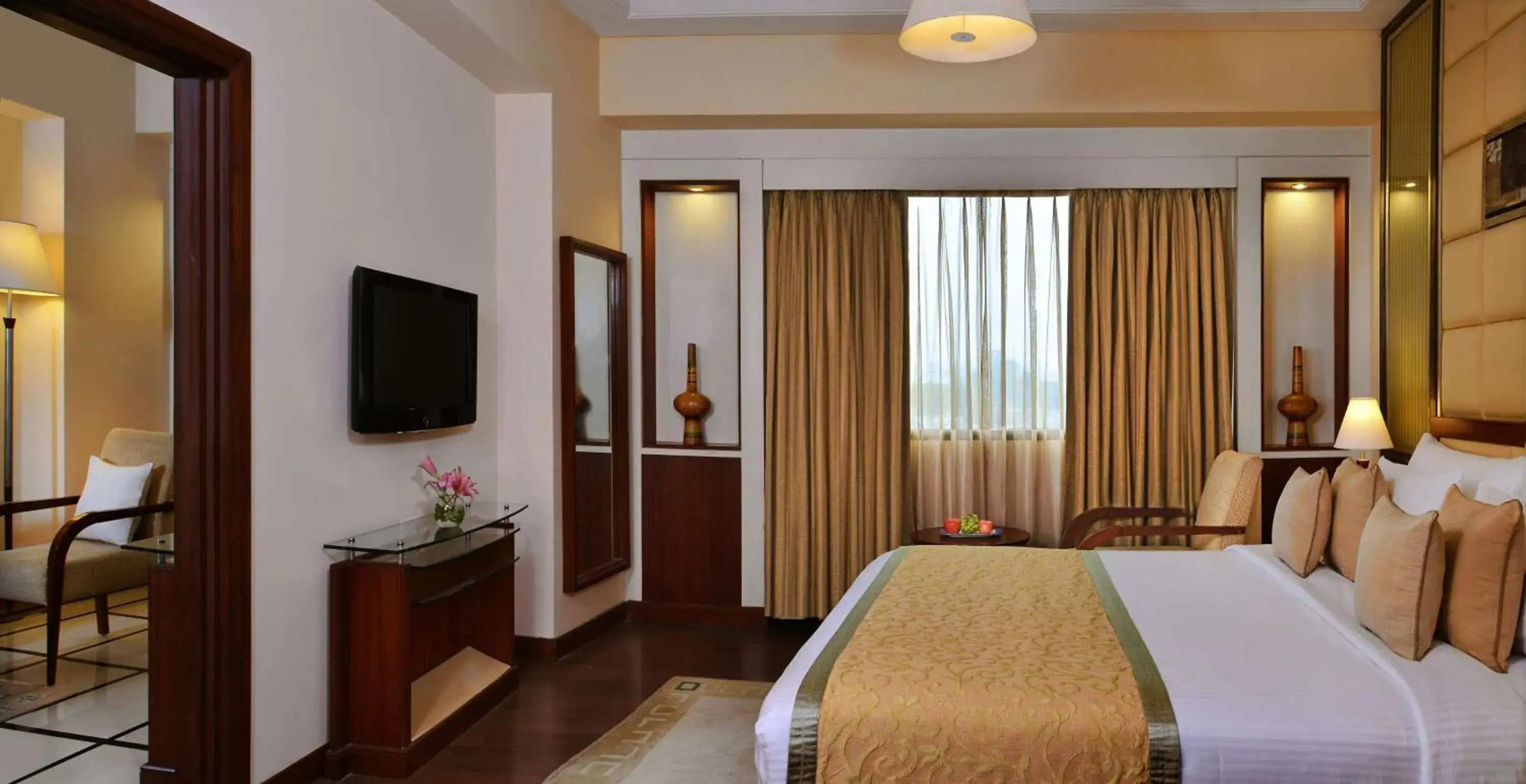 Living room, Bed in Best Western Plus Jalandhar Living room, Bed in Best Western Plus Jalandhar