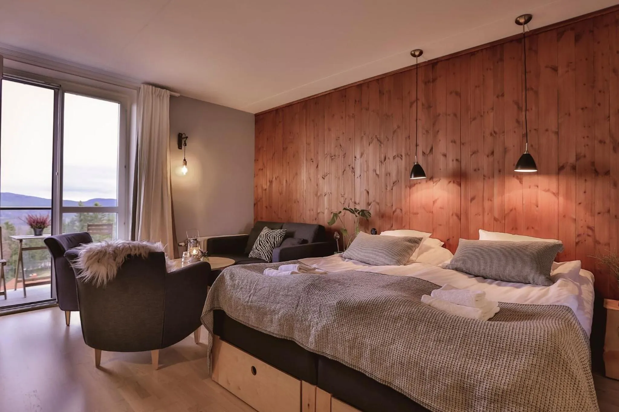 Photo of the whole room, Bed in Bergshotellet