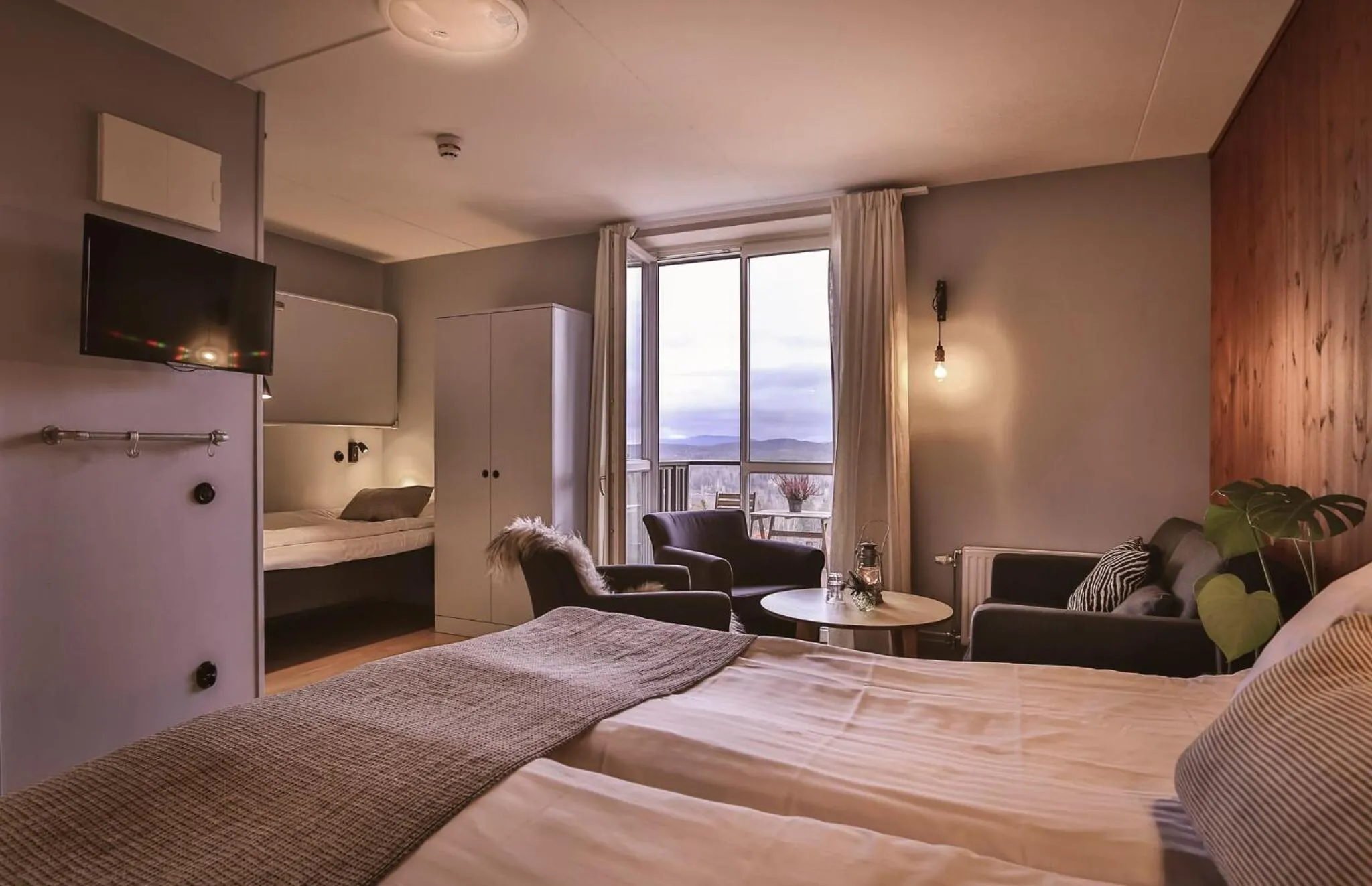 Photo of the whole room, Bed in Bergshotellet