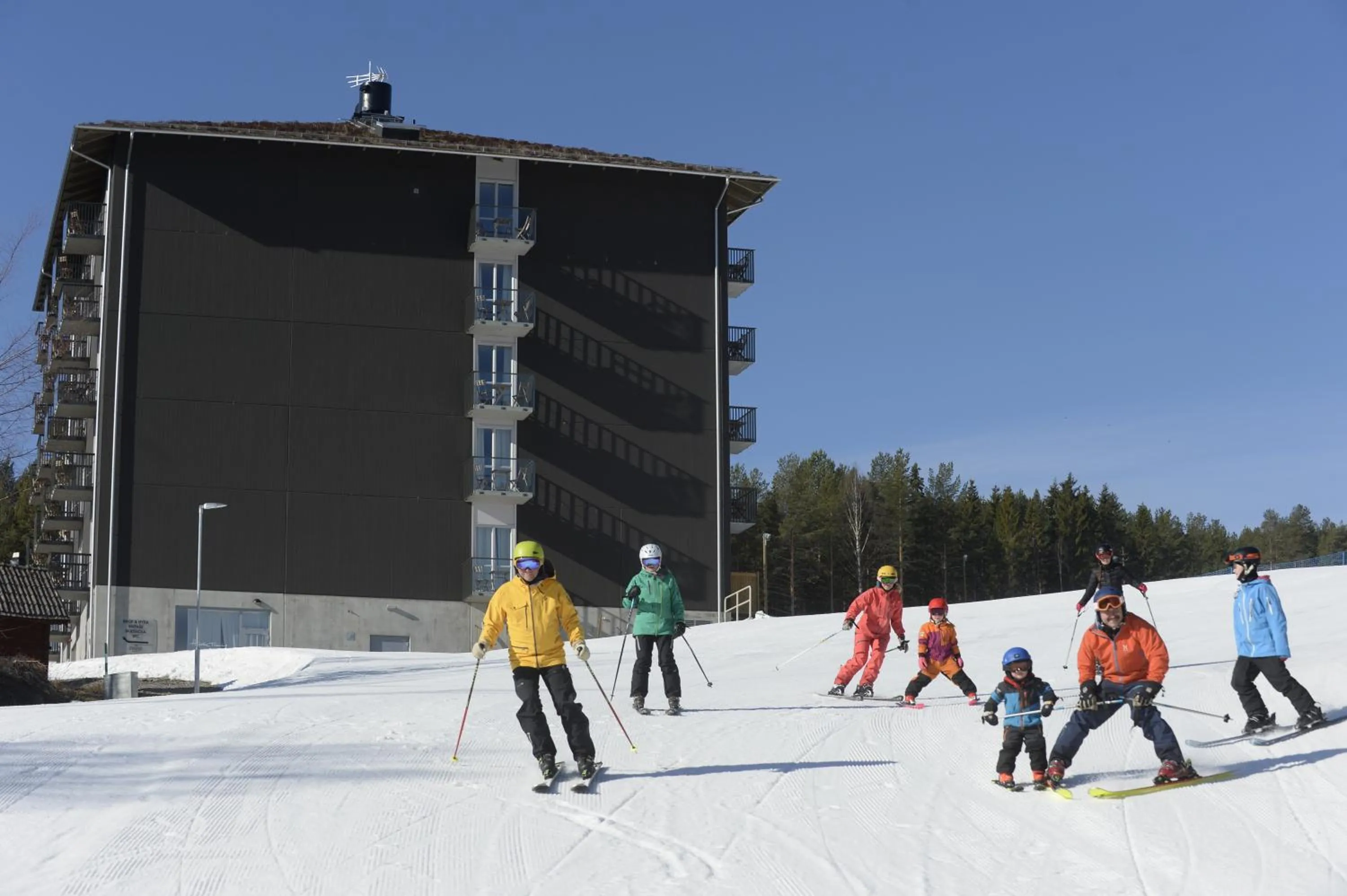 Skiing in Bergshotellet