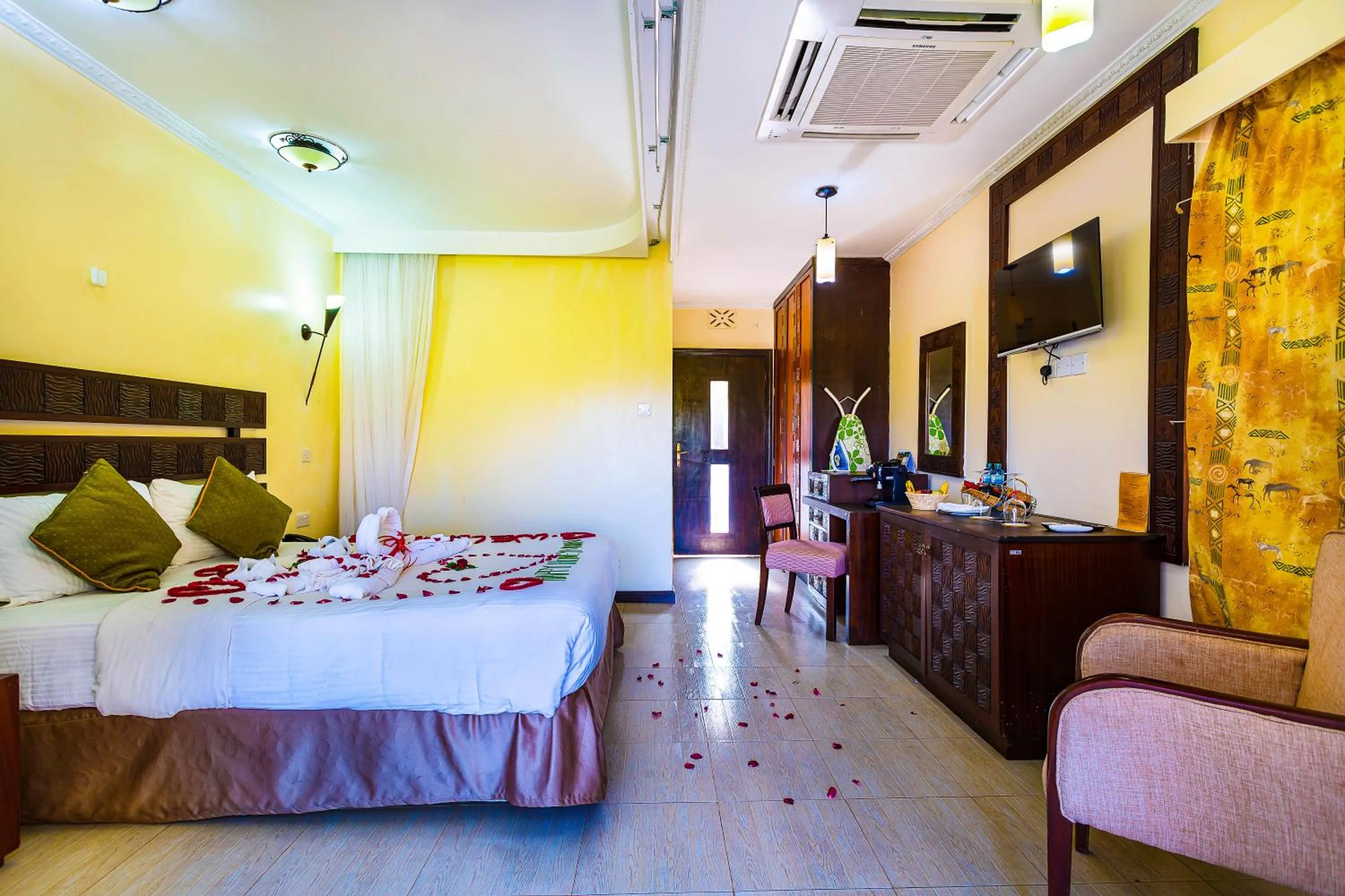 Photo of the whole room, Bed in Lake Bogoria Spa Resort