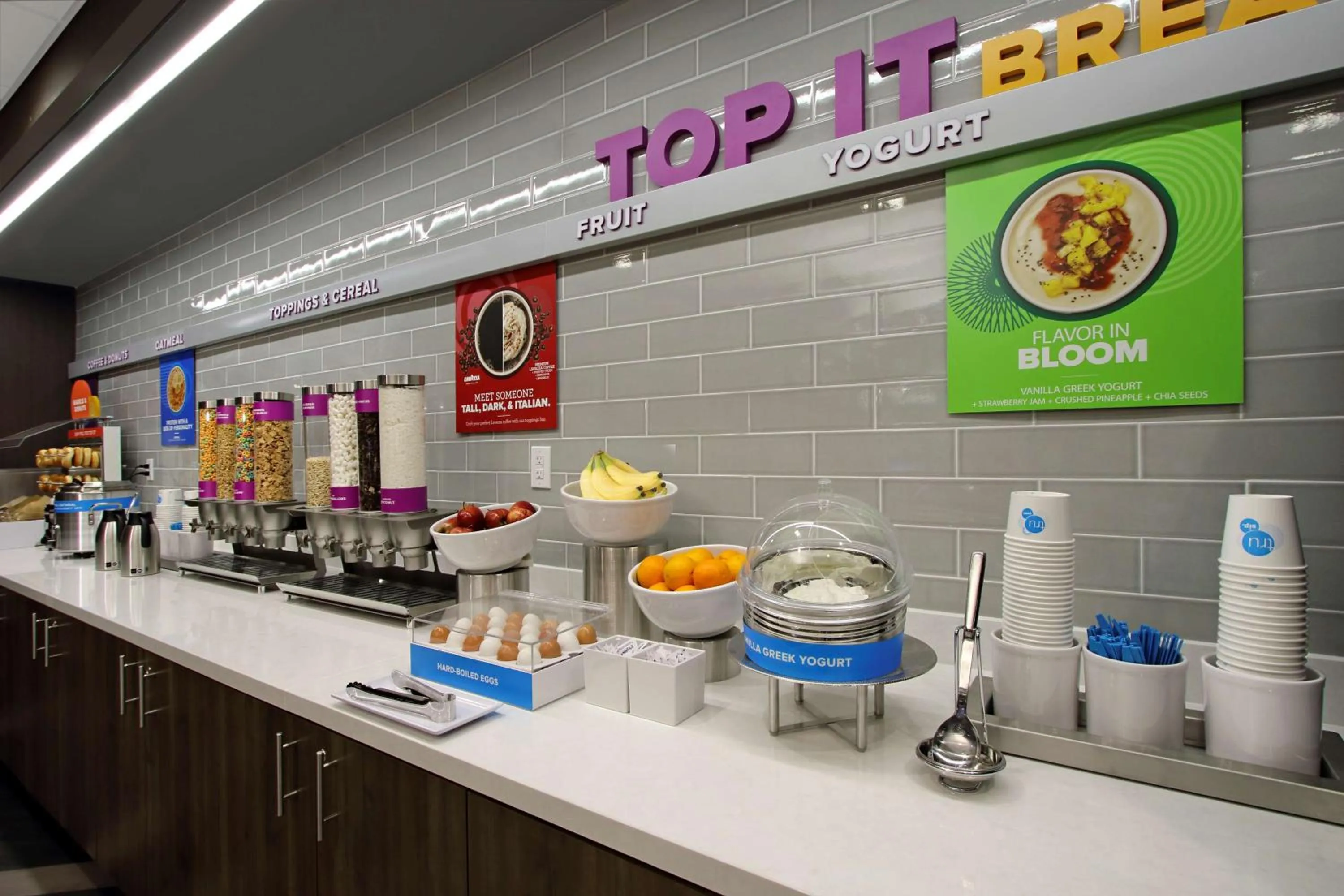 Restaurant/places to eat in Tru By Hilton Meridian