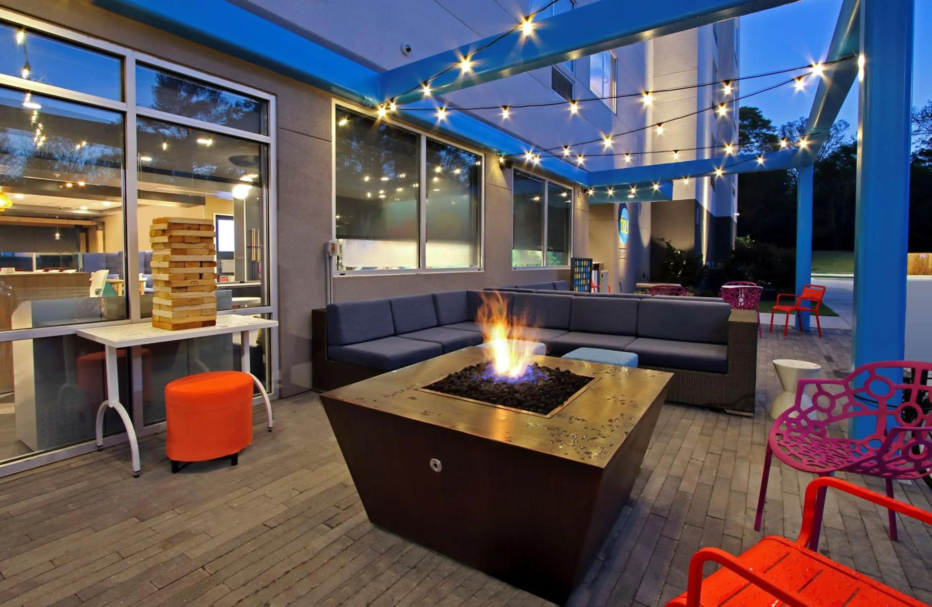 Patio in Tru By Hilton Meridian