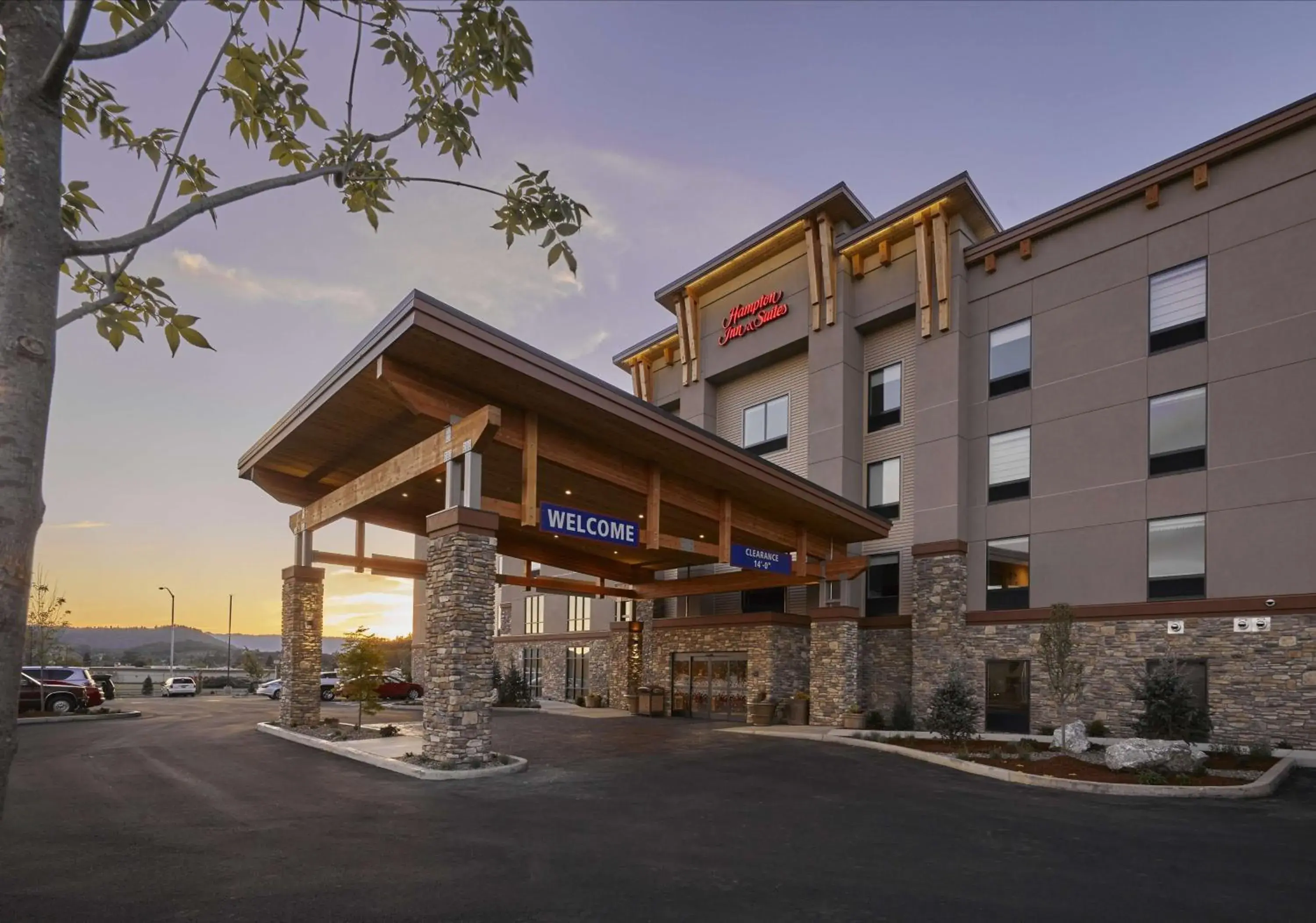 Property building in Hampton Inn & Suites Roseburg Property building in Hampton Inn & Suites Roseburg
