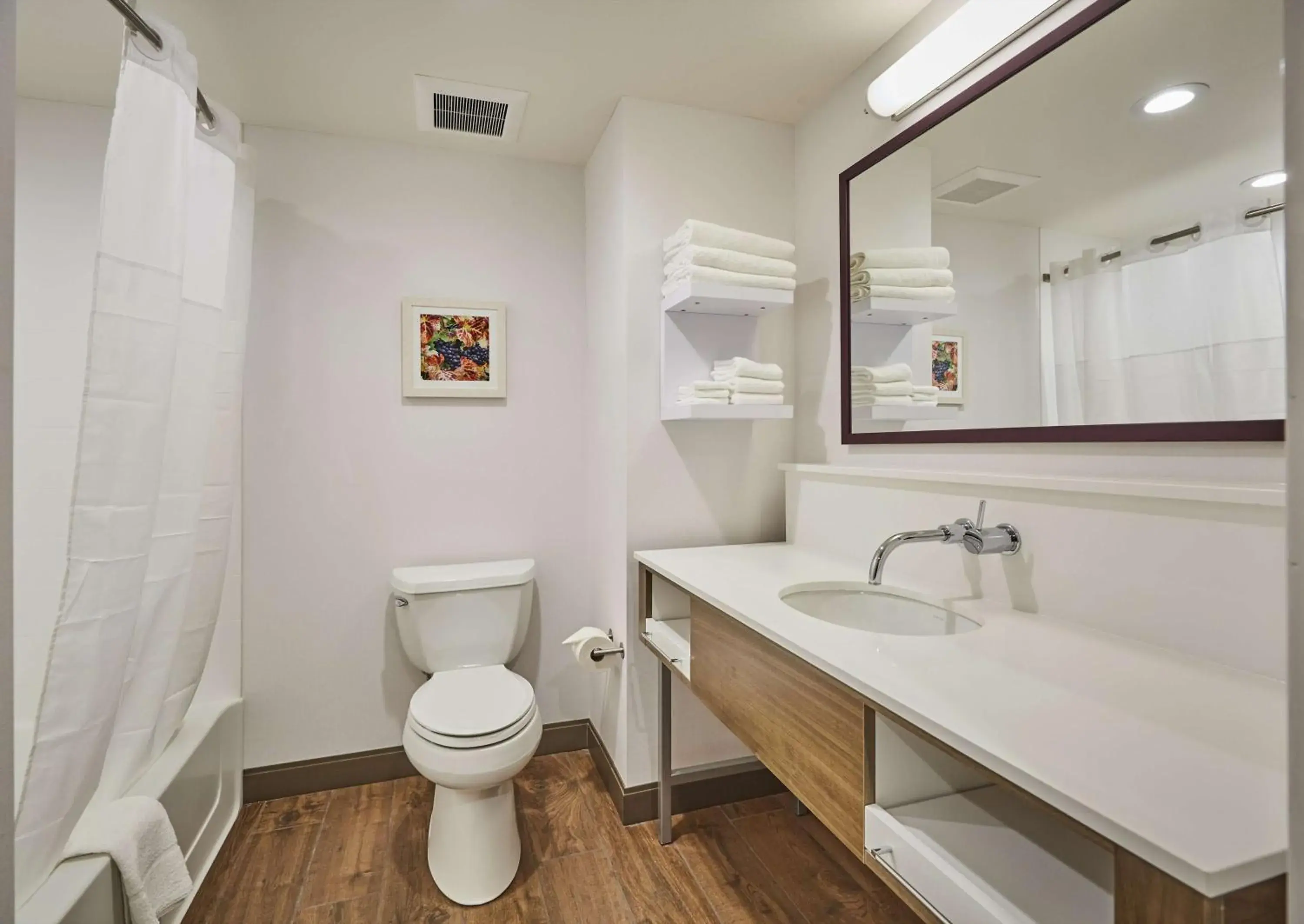 Bathroom in Hampton Inn & Suites Roseburg Bathroom in Hampton Inn & Suites Roseburg