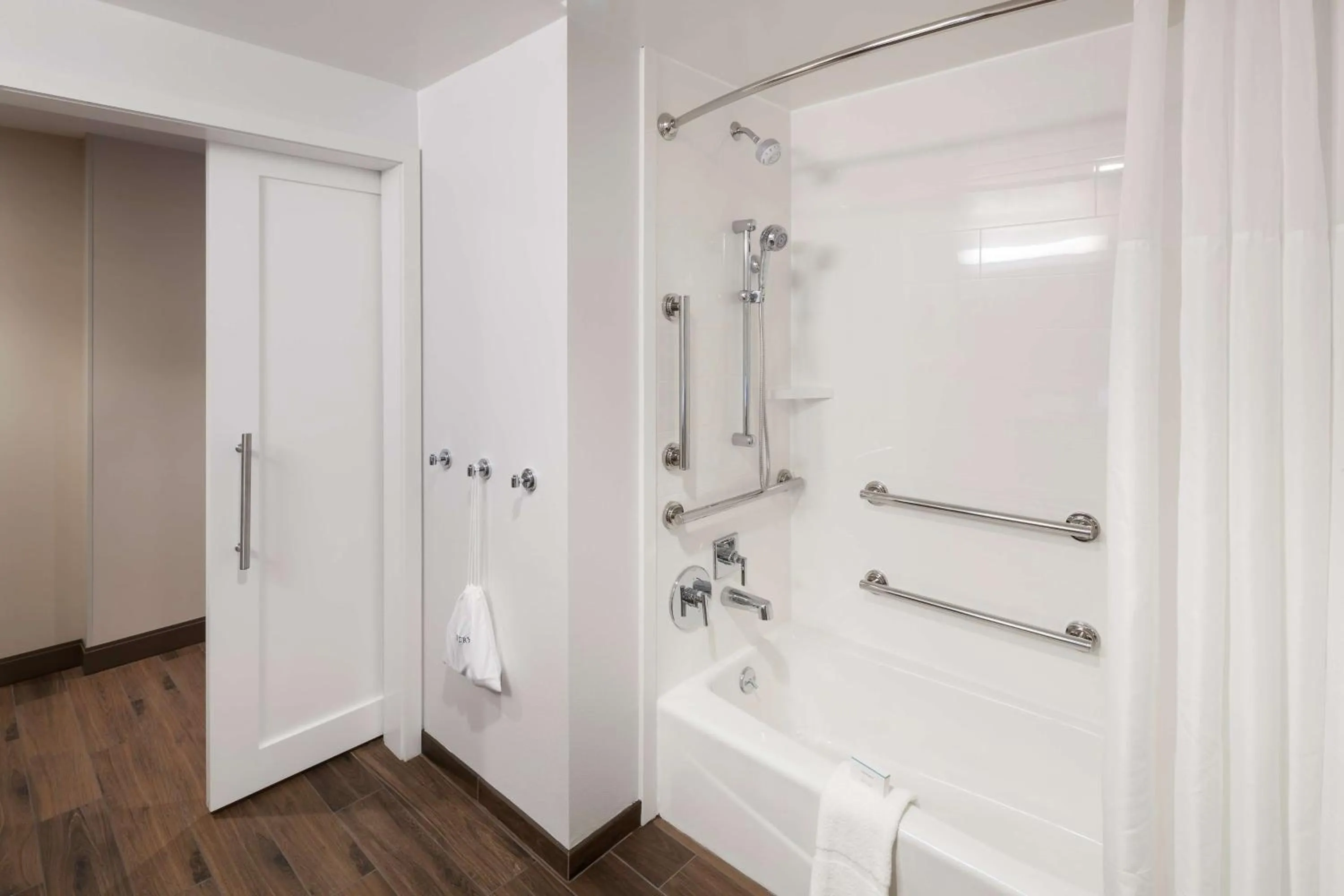 Bathroom in Hampton Inn & Suites Phoenix Downtown