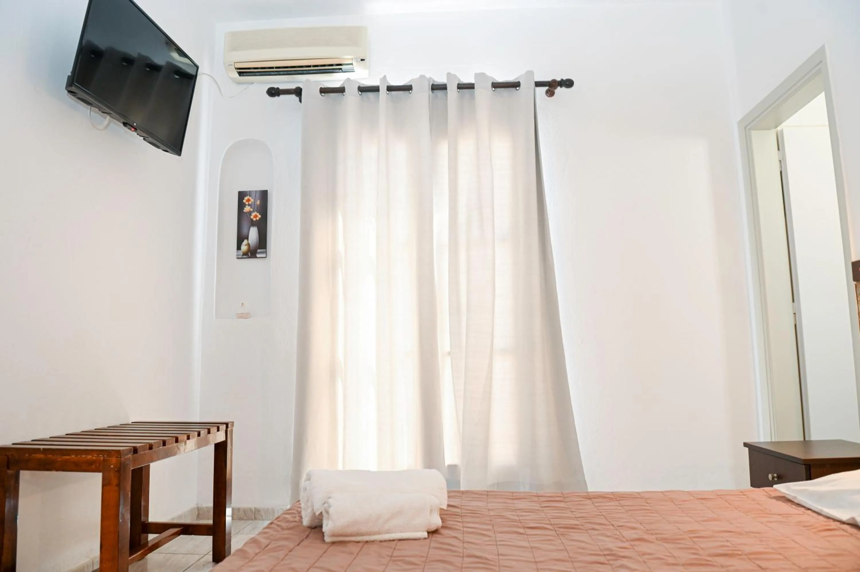 Bed in Narkissos Hotel