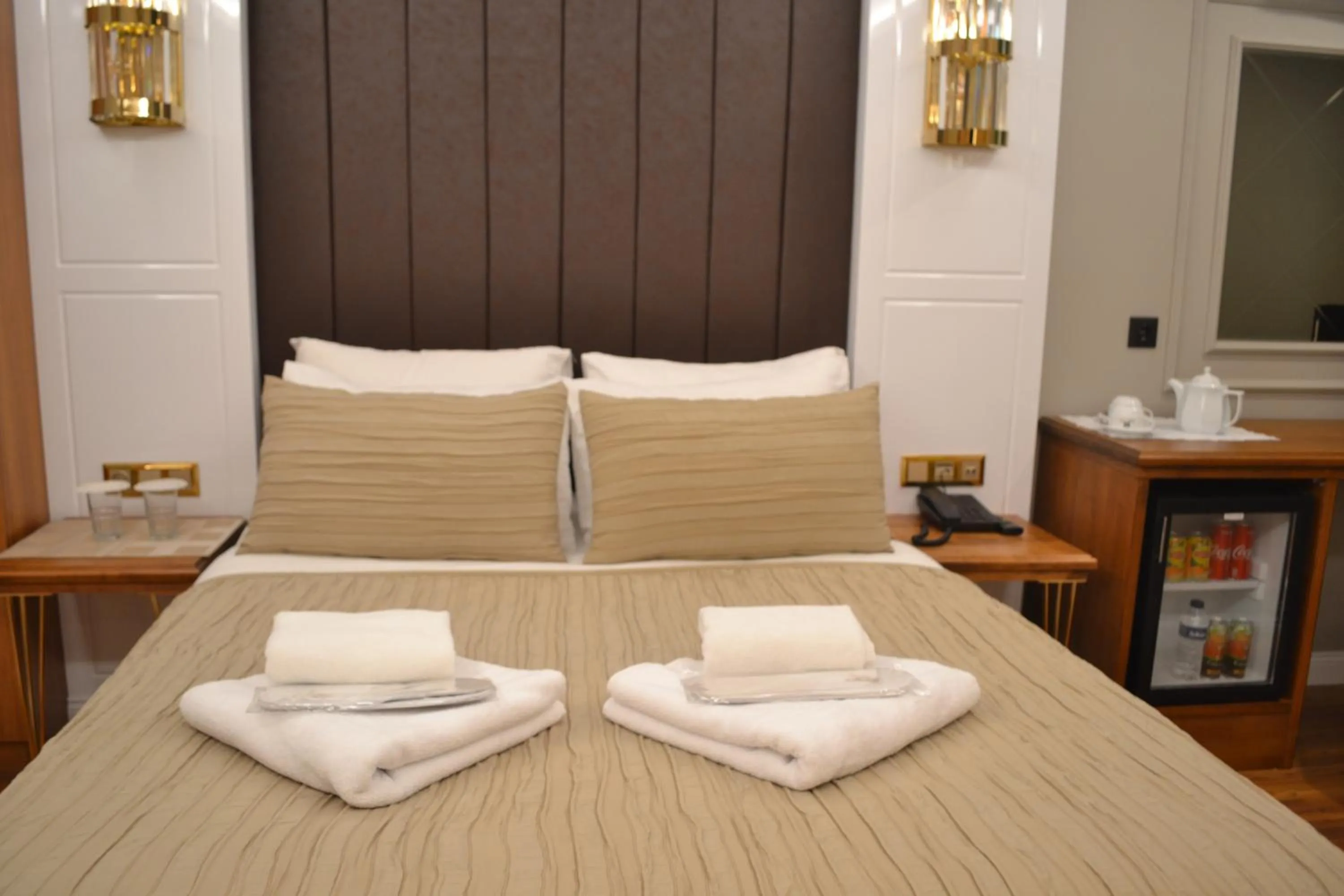 Bed in Gumus Palace Gungoren