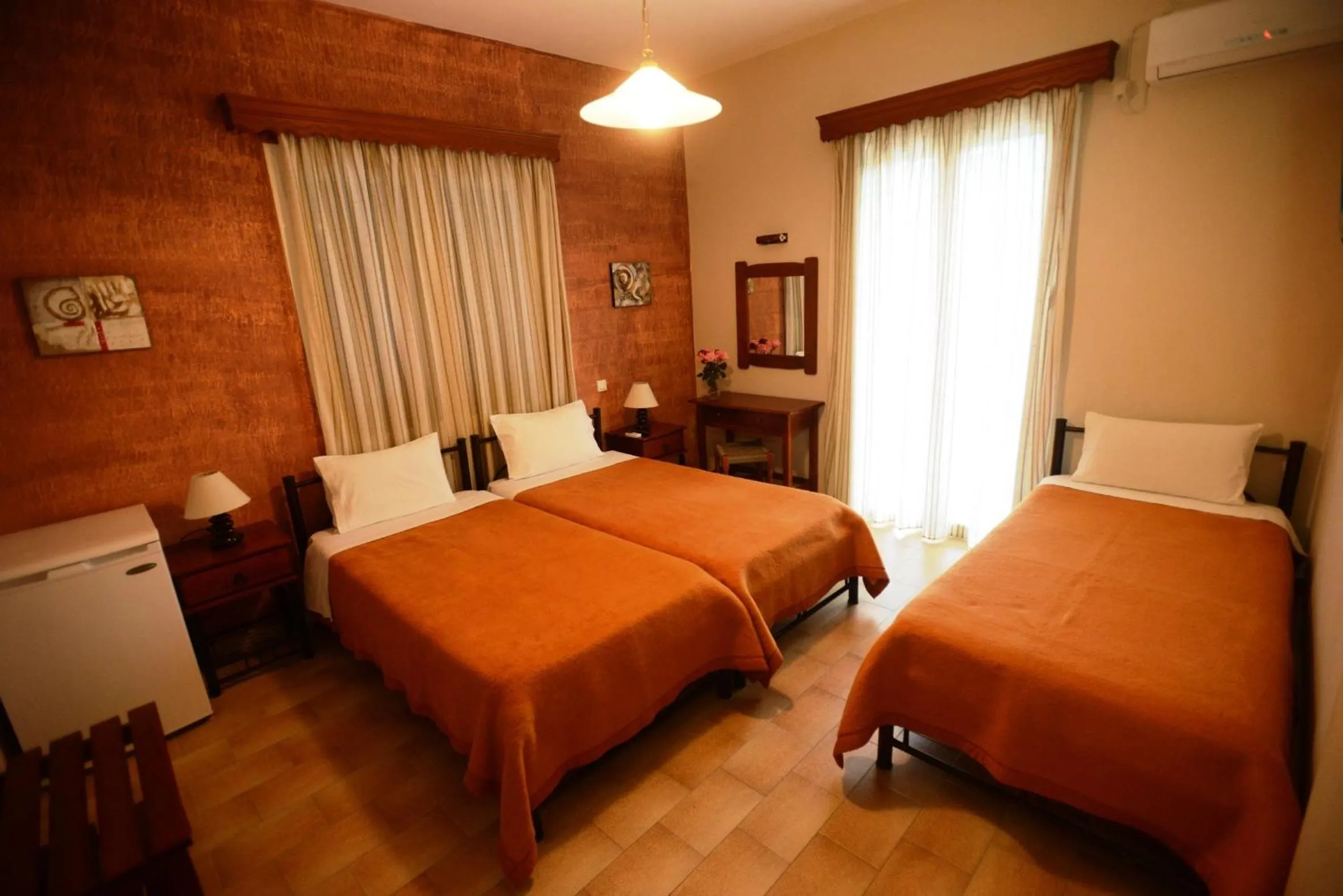 Photo of the whole room, Bed in Argo Hotel