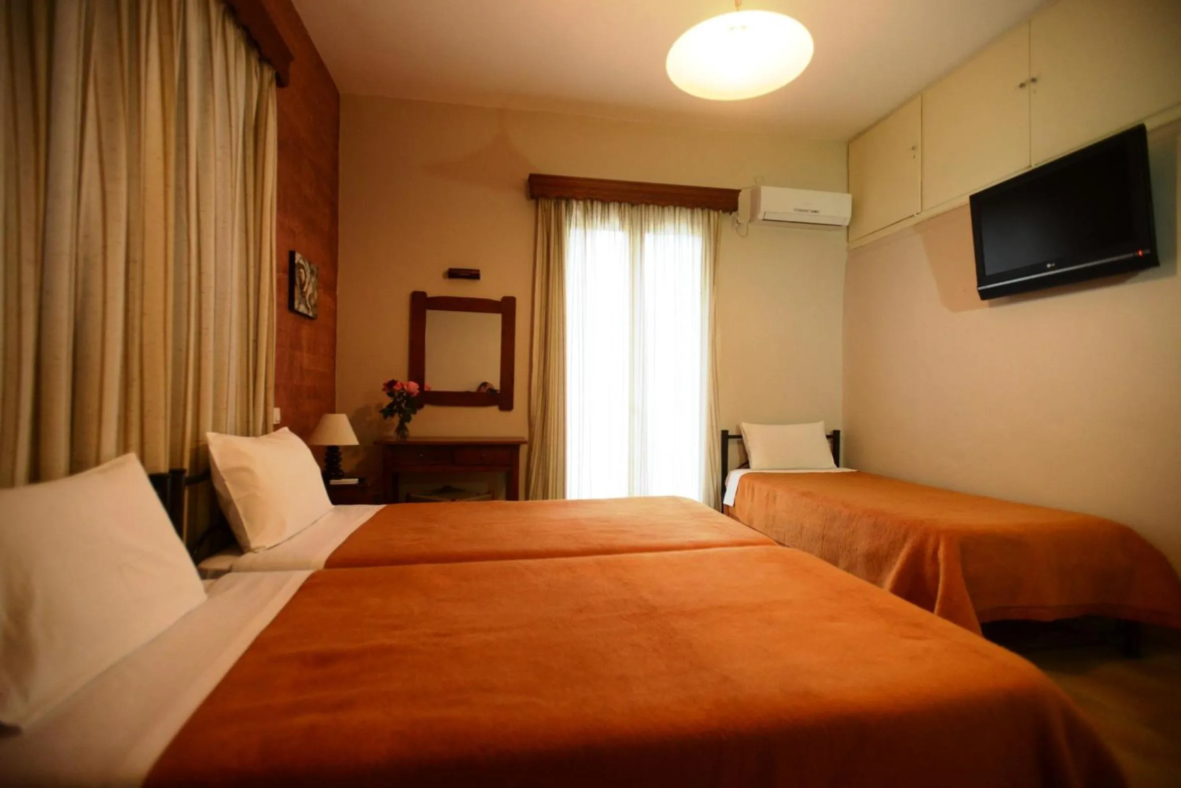 Photo of the whole room, Bed in Argo Hotel