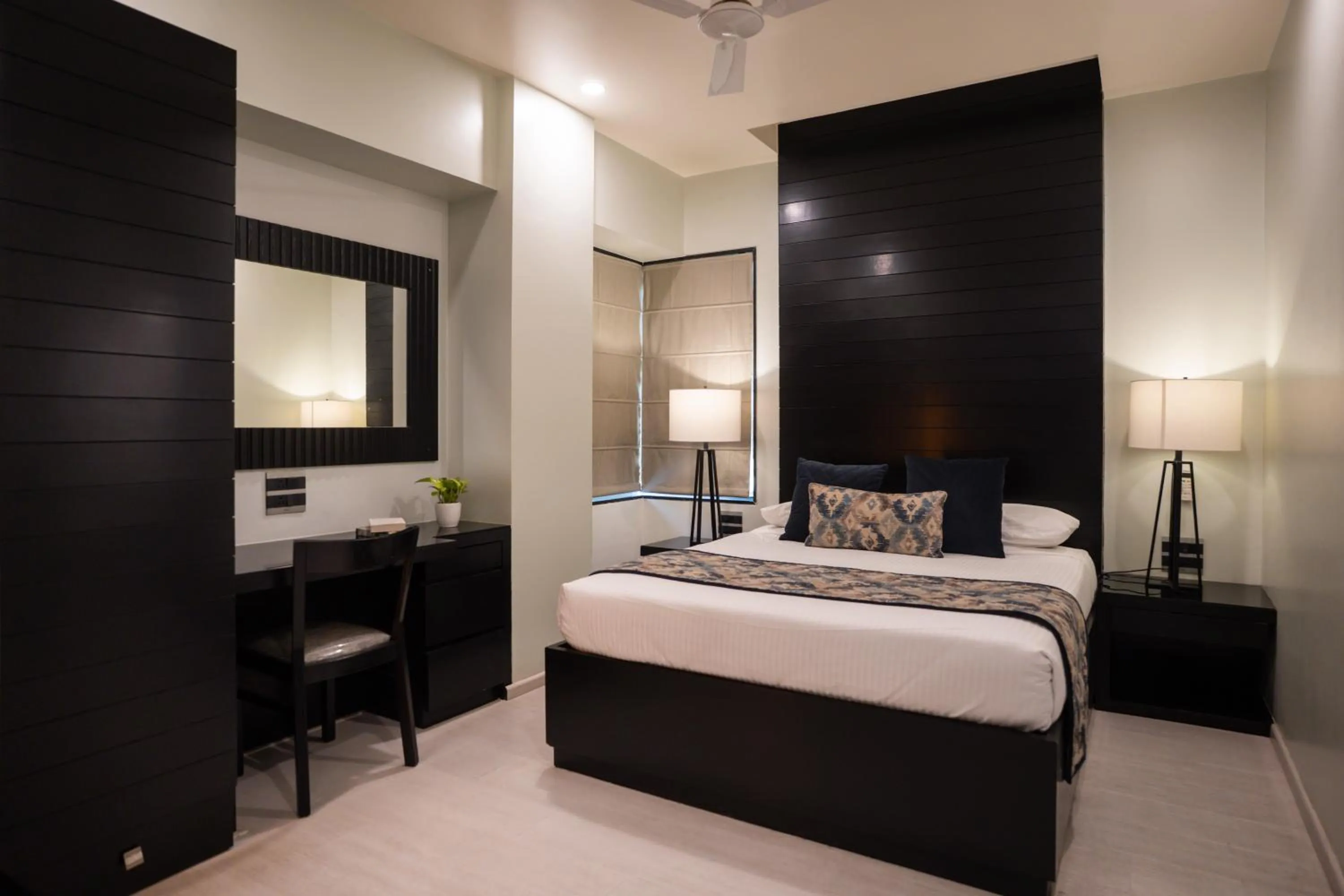 Bed in AR Suites Fontana Bay - Kalyani Nagar