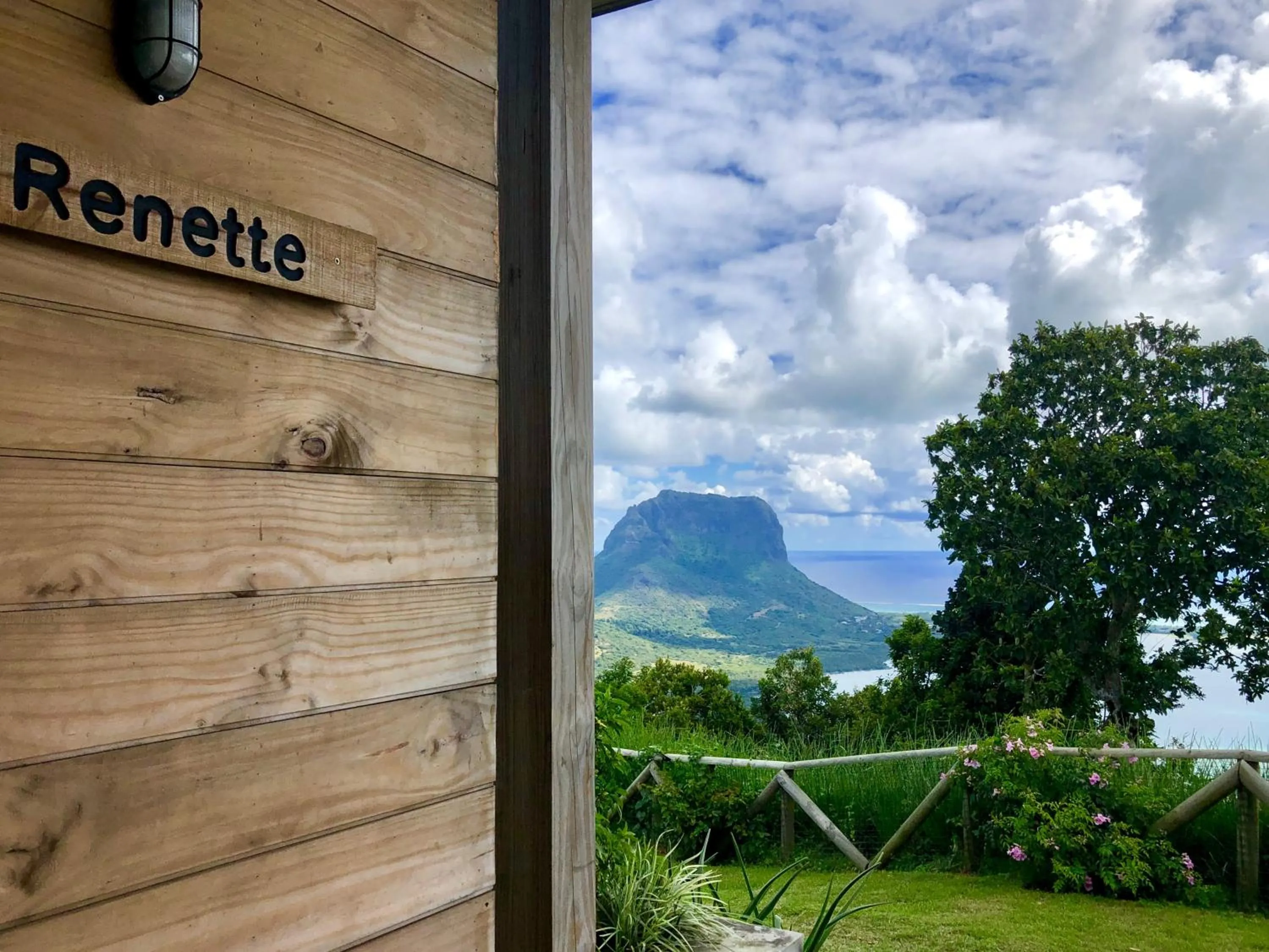 Mountain view in Hotel Chalets Chamarel