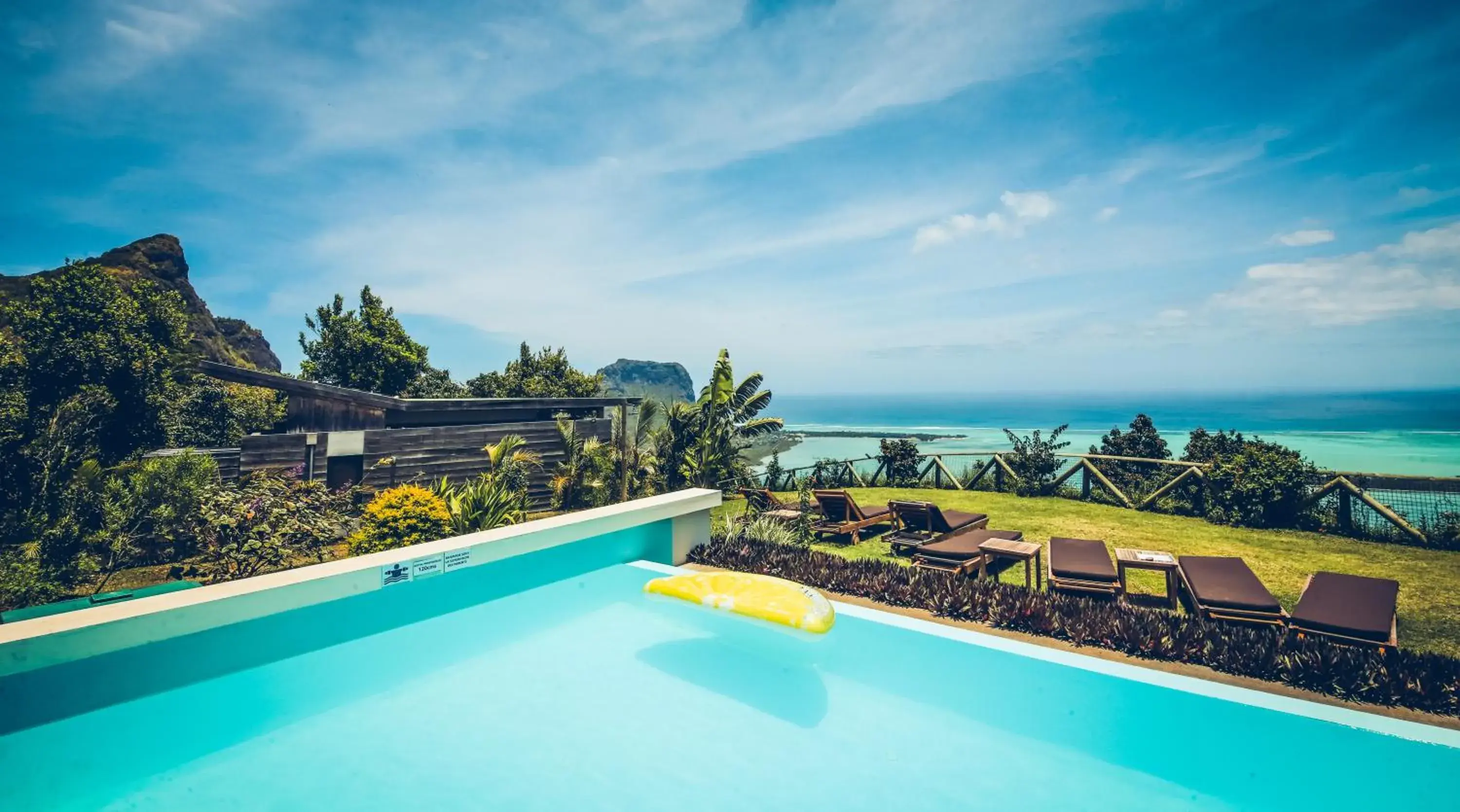 Landmark view in Hotel Chalets Chamarel Landmark view in Hotel Chalets Chamarel